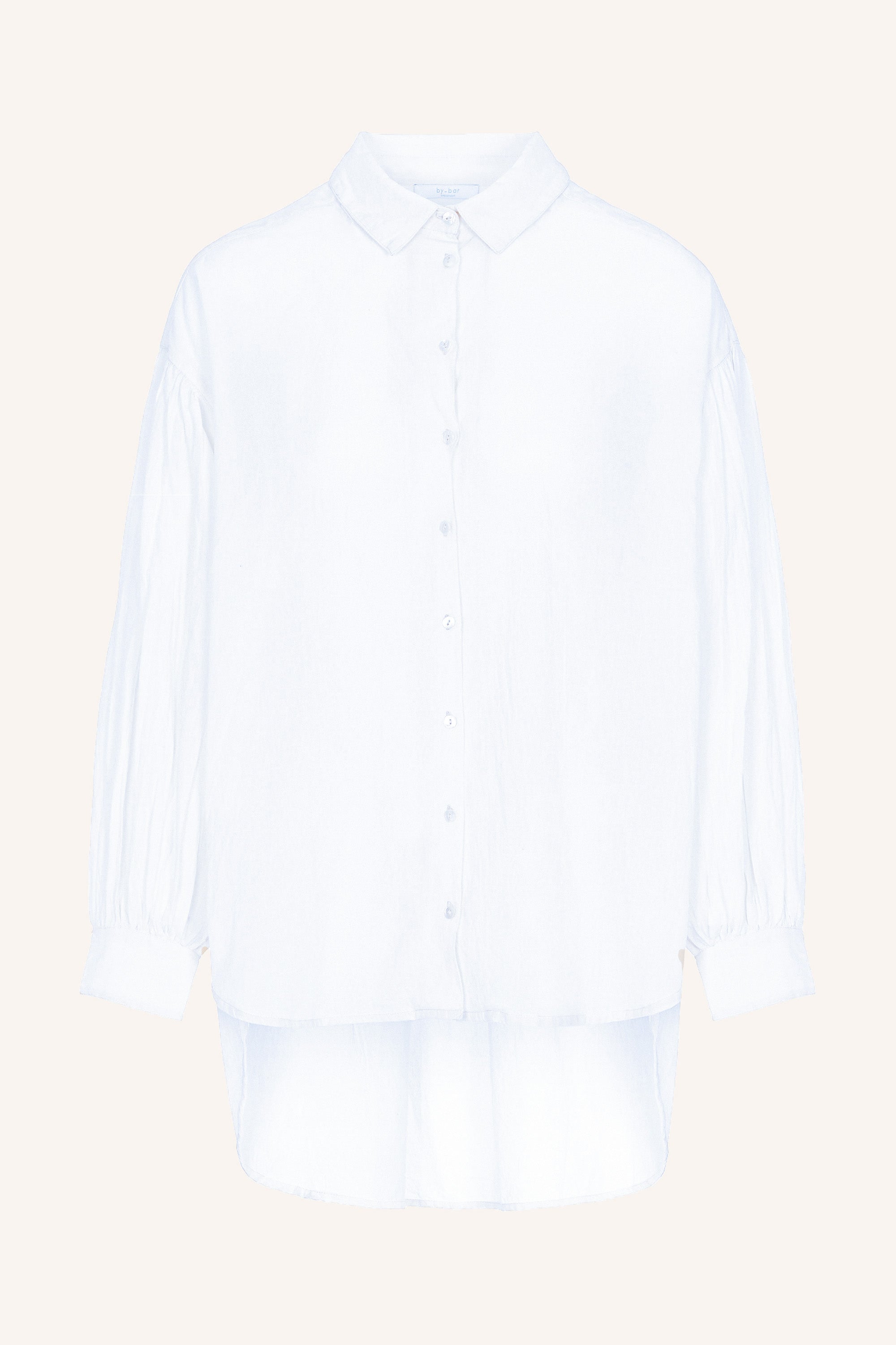 sarah-poplin-blouse-white-messing gesp-losvallende pasvorm-gemaakt door een familiebedrijf-by-bar-productfoto