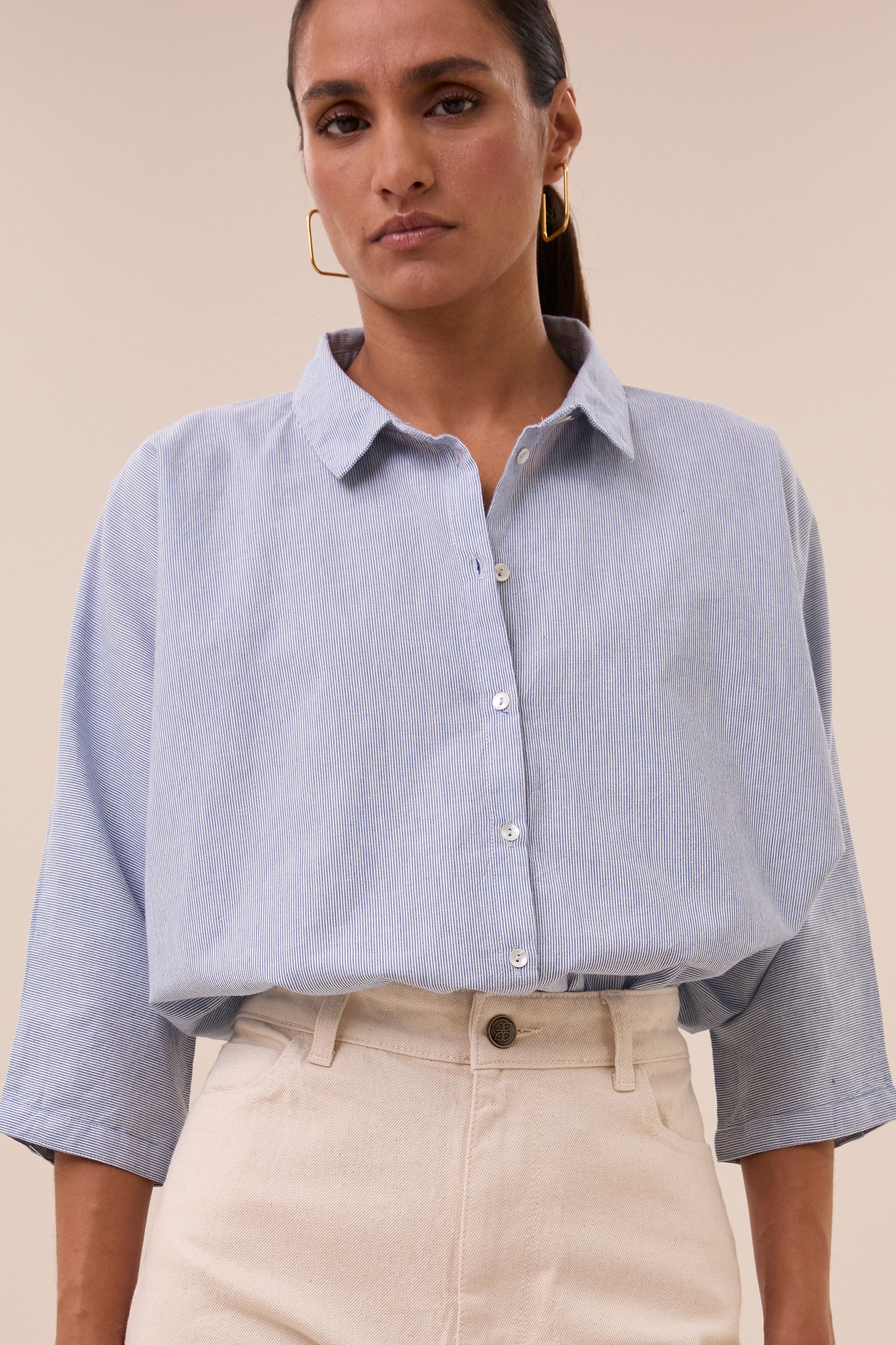 lina-rw-pant-raw-white-hoge taille-losvallende pasvorm-duurzame wassing-by-bar-detail