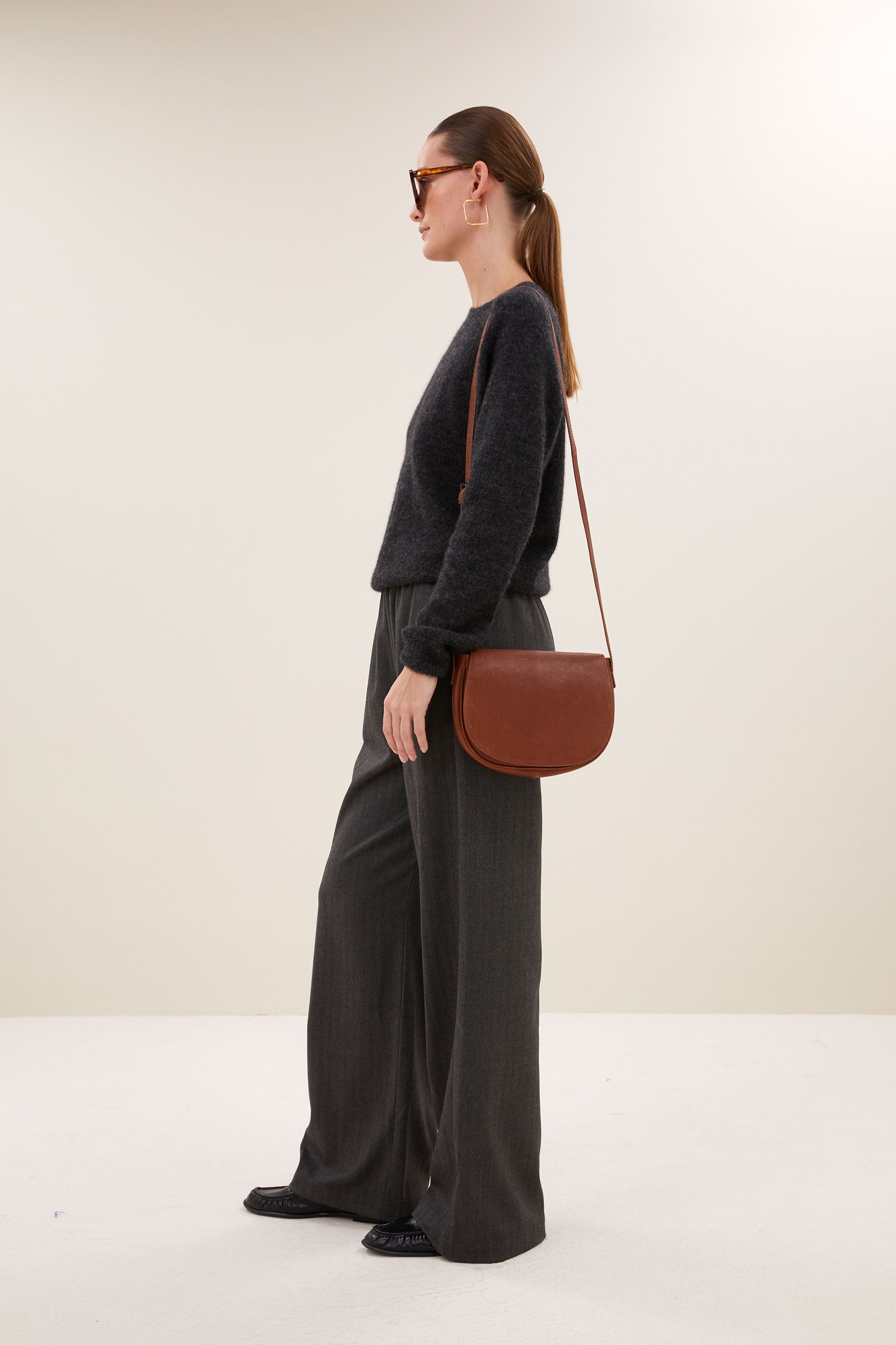 paris-bag-cognac-soepel leer-all-time classic-gemaakt door een familiebedrijf-by-bar-sfeerbeeld