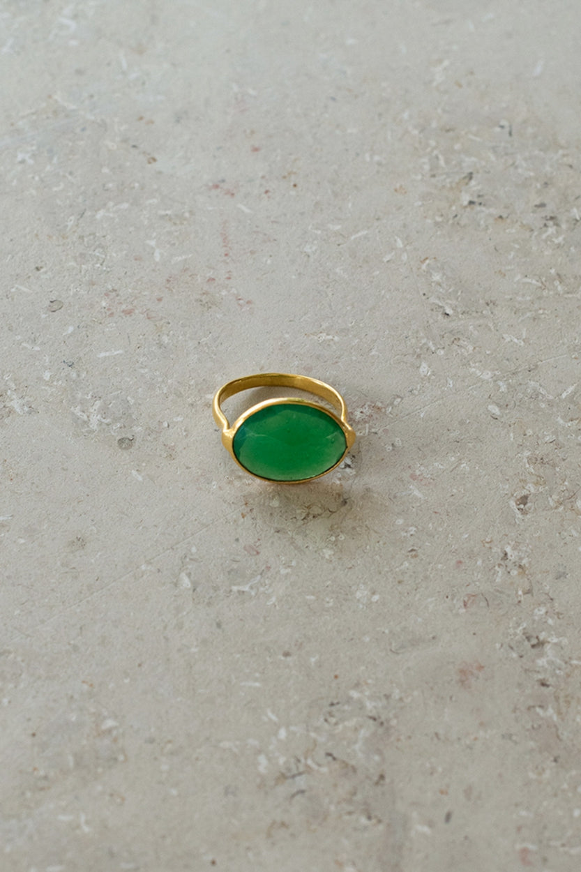 pd-oval-ring-green-gold plated-natuurlijk glas steen-by-bar-aanvullende-foto