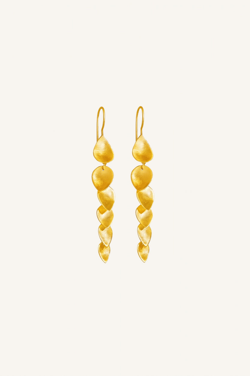 pd-leaves-string-gold-gold plated-gemaakt door een familiebedrijf-by-bar-sfeerbeeld