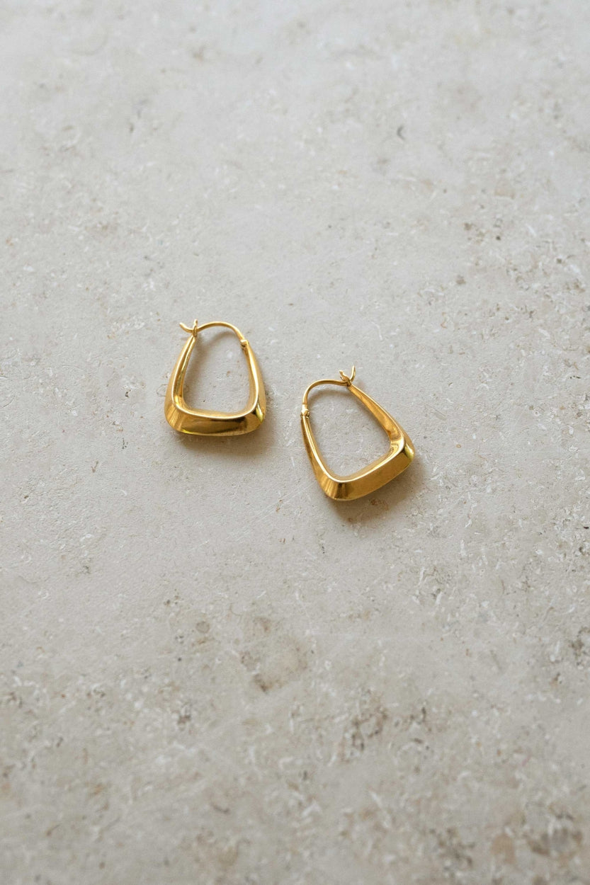 luna-earring-gold-gold plated-all-time classic-by-bar-vooraanzicht