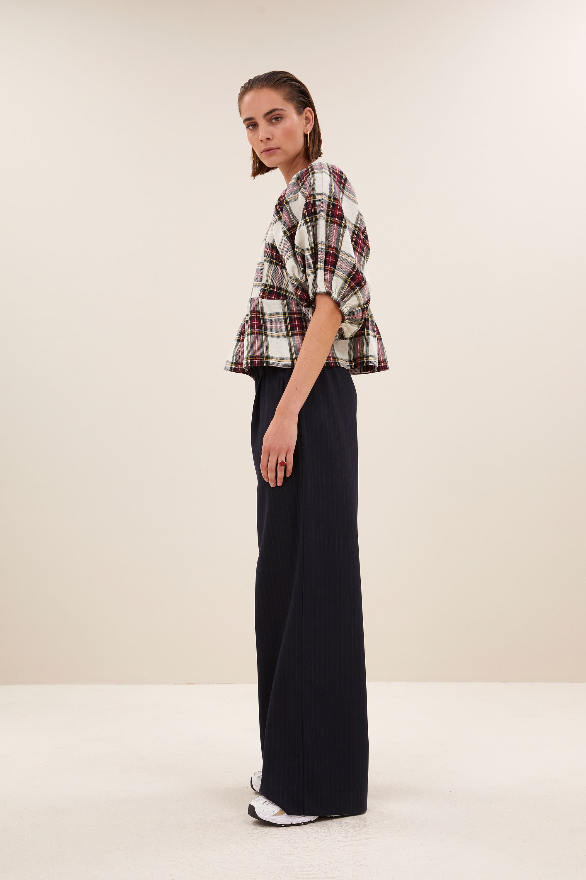 avelon check blouse - tartan check, volumnieuze mouwen, elastieken band, verborgen haak-en-oogsluiting - by-bar - vooraanzicht