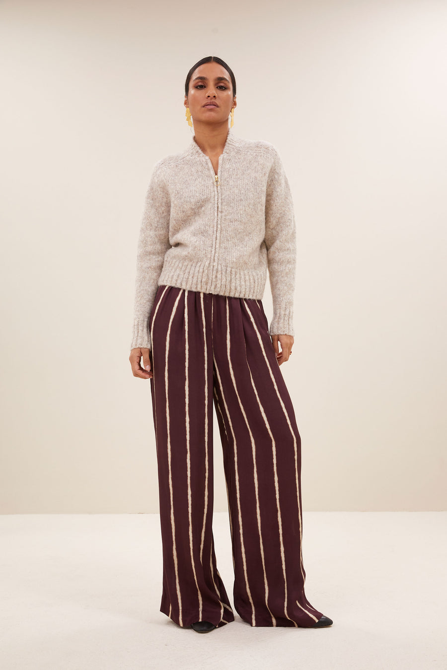 jonas zipp cardigan - stone melee, korte fit, all-time classic, ritssluiting - by-bar - vooraanzicht