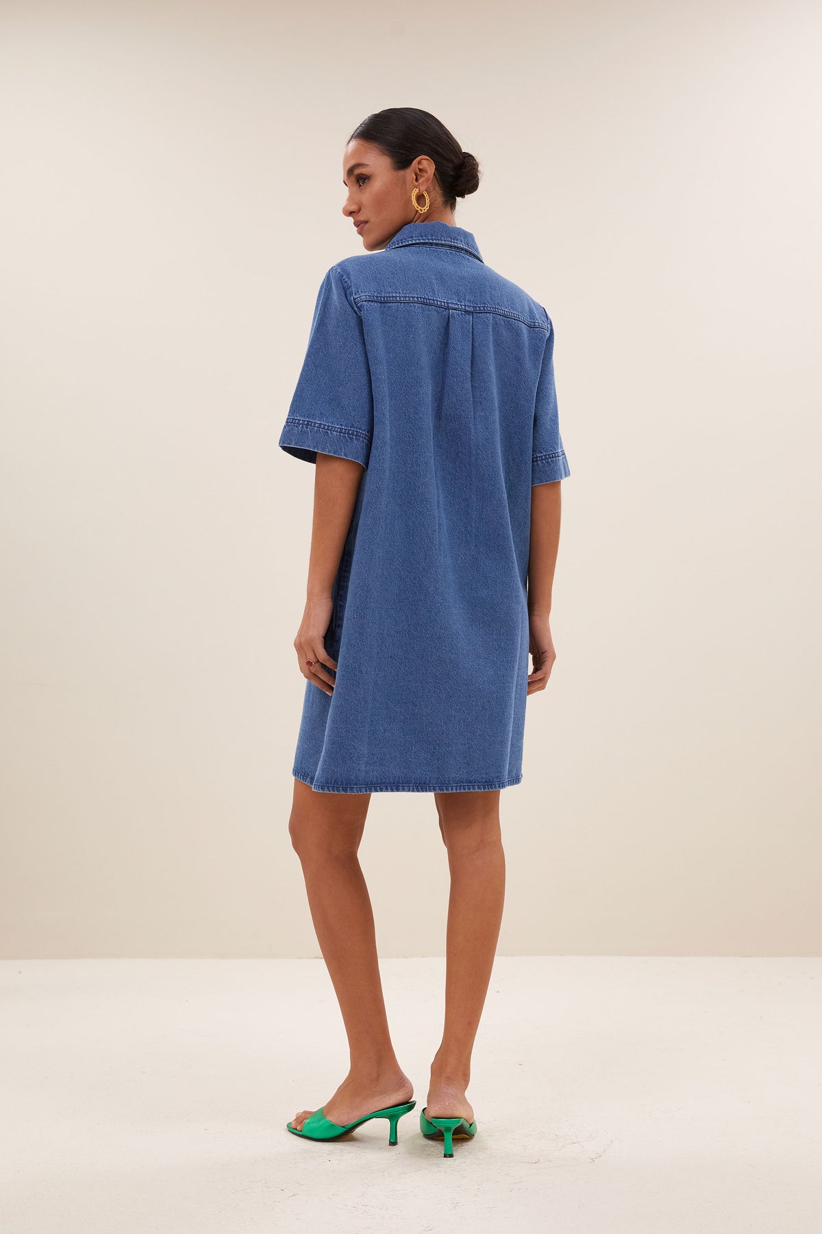 dress-philipe-denim-dress-medium-denim-1-by-bar-Zijaanzicht