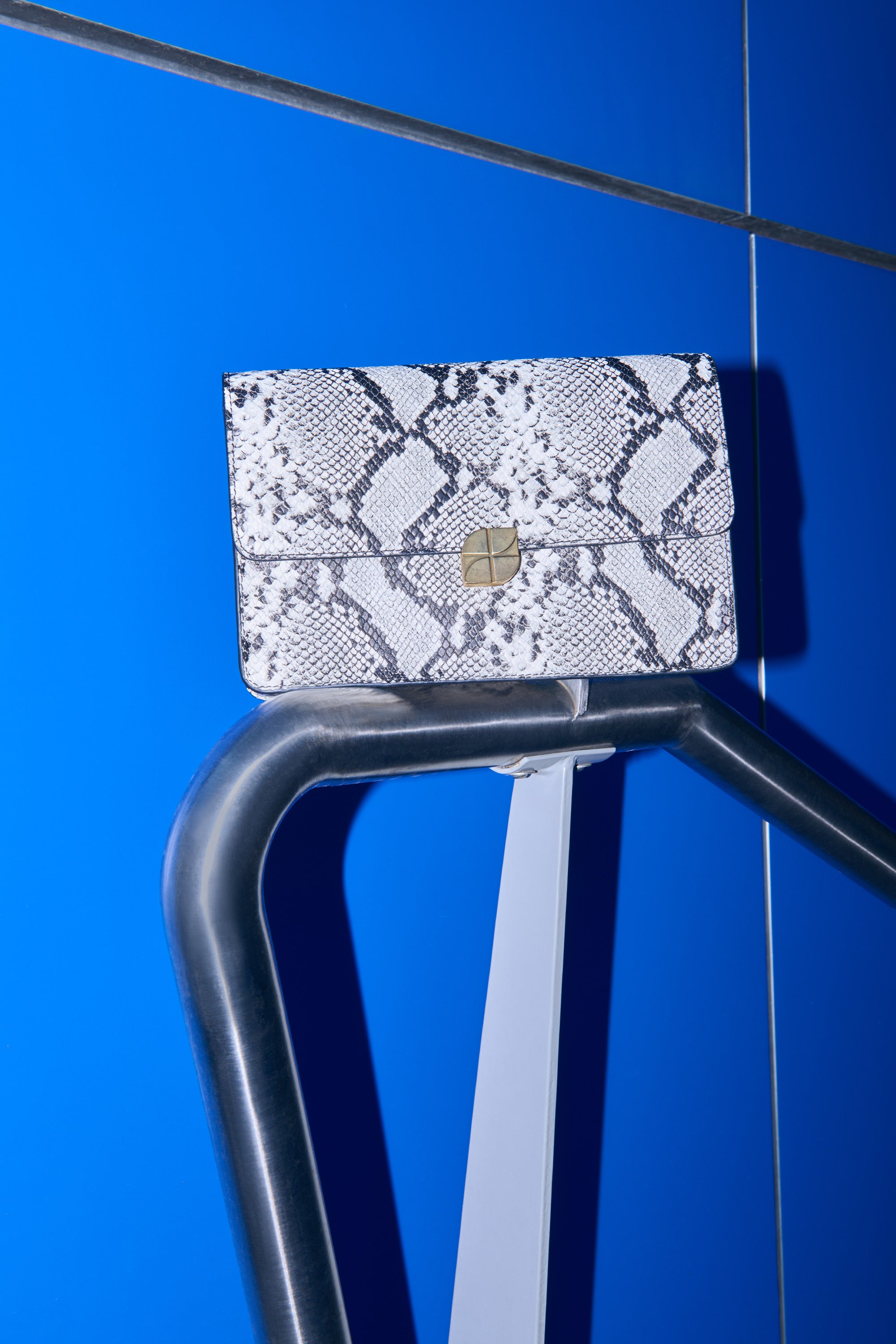 loua snake bag | snake print