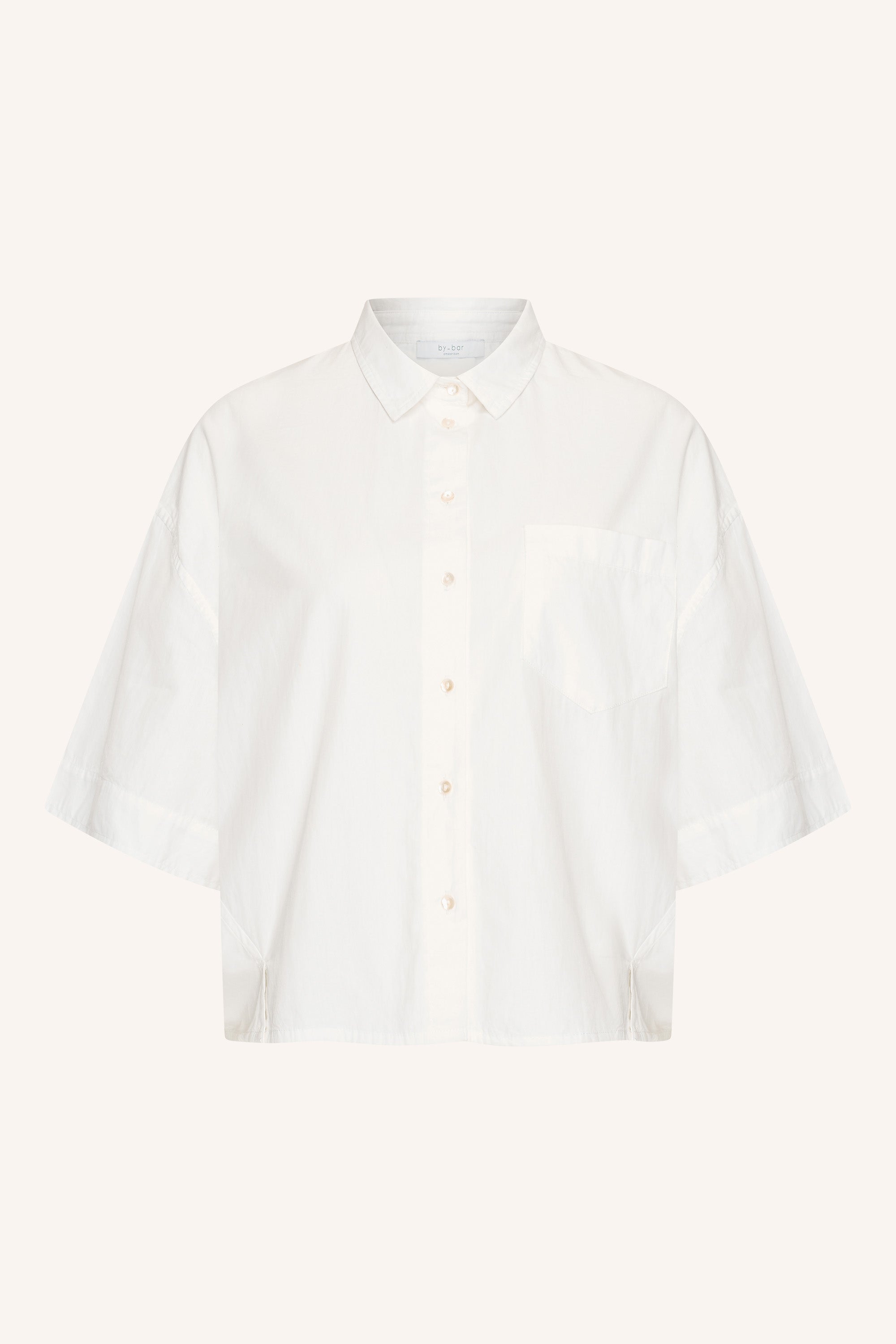 pilar-poplin-blouse-white-knoopsluiting-casual fit-normale pasvorm-by-bar-productfoto