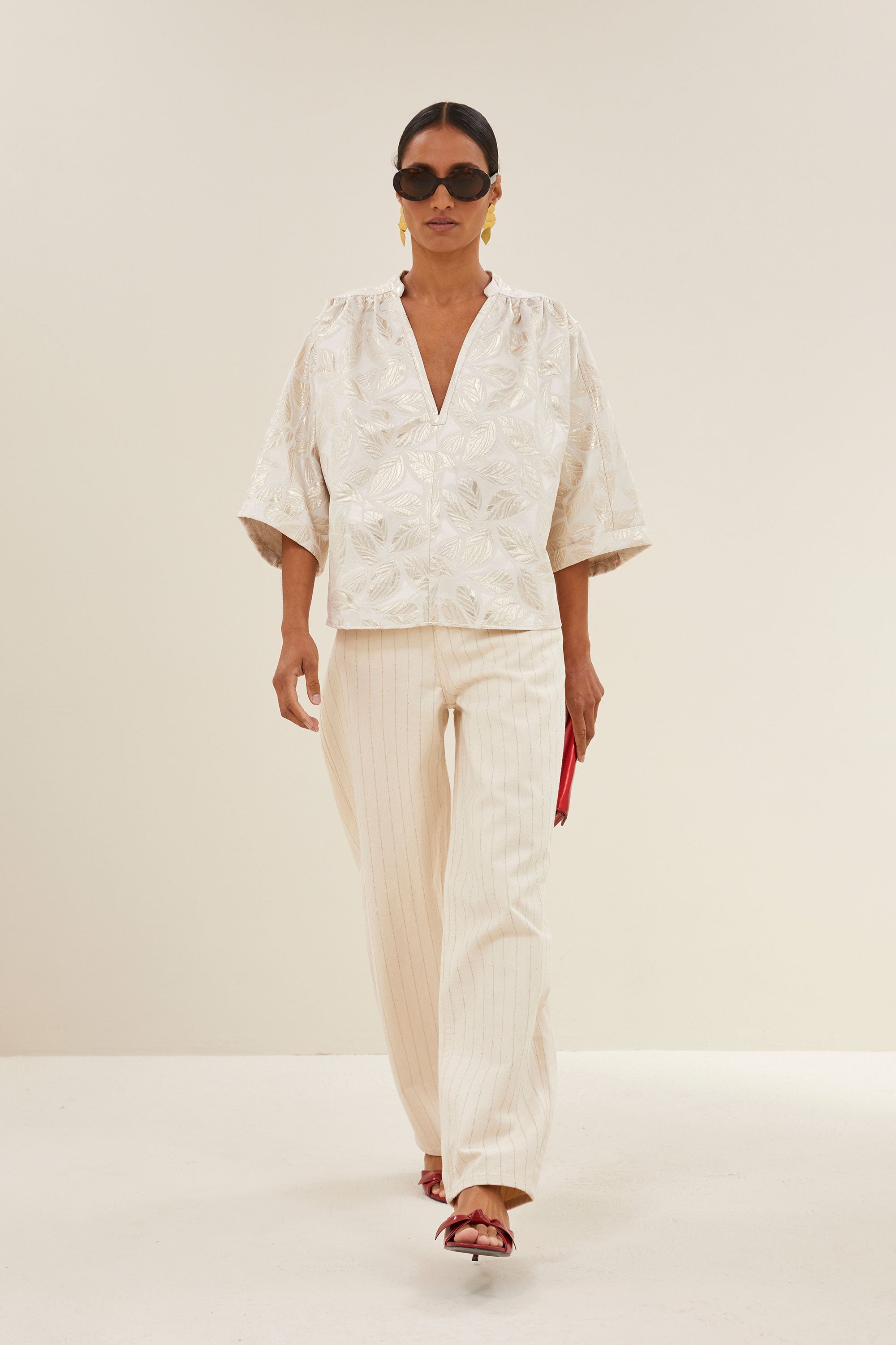 blouse-ally-blouse-off-white-by-bar-detail