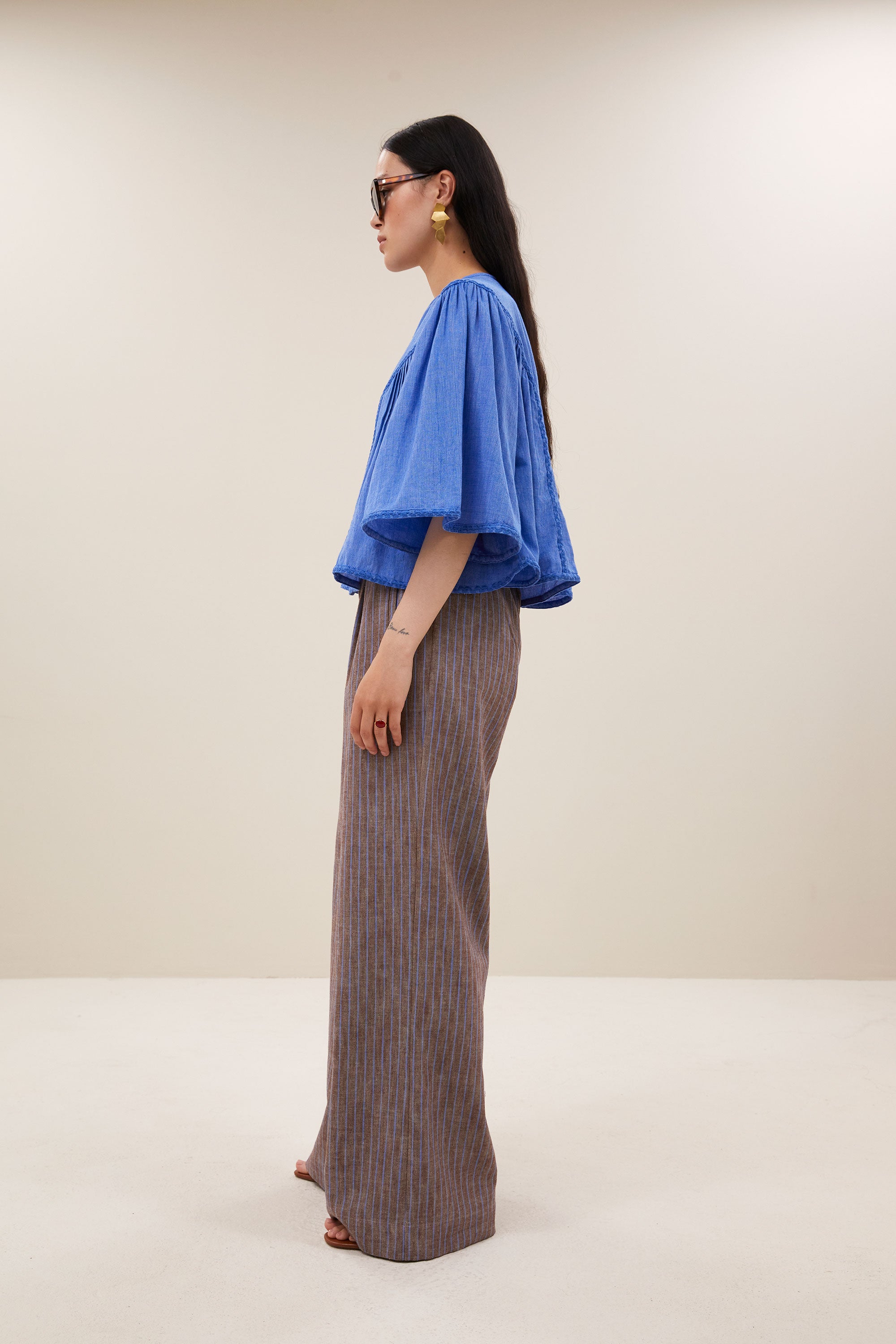 blouse-davin-athia-blouse-sapphire-blue-by-bar-zijaanzicht