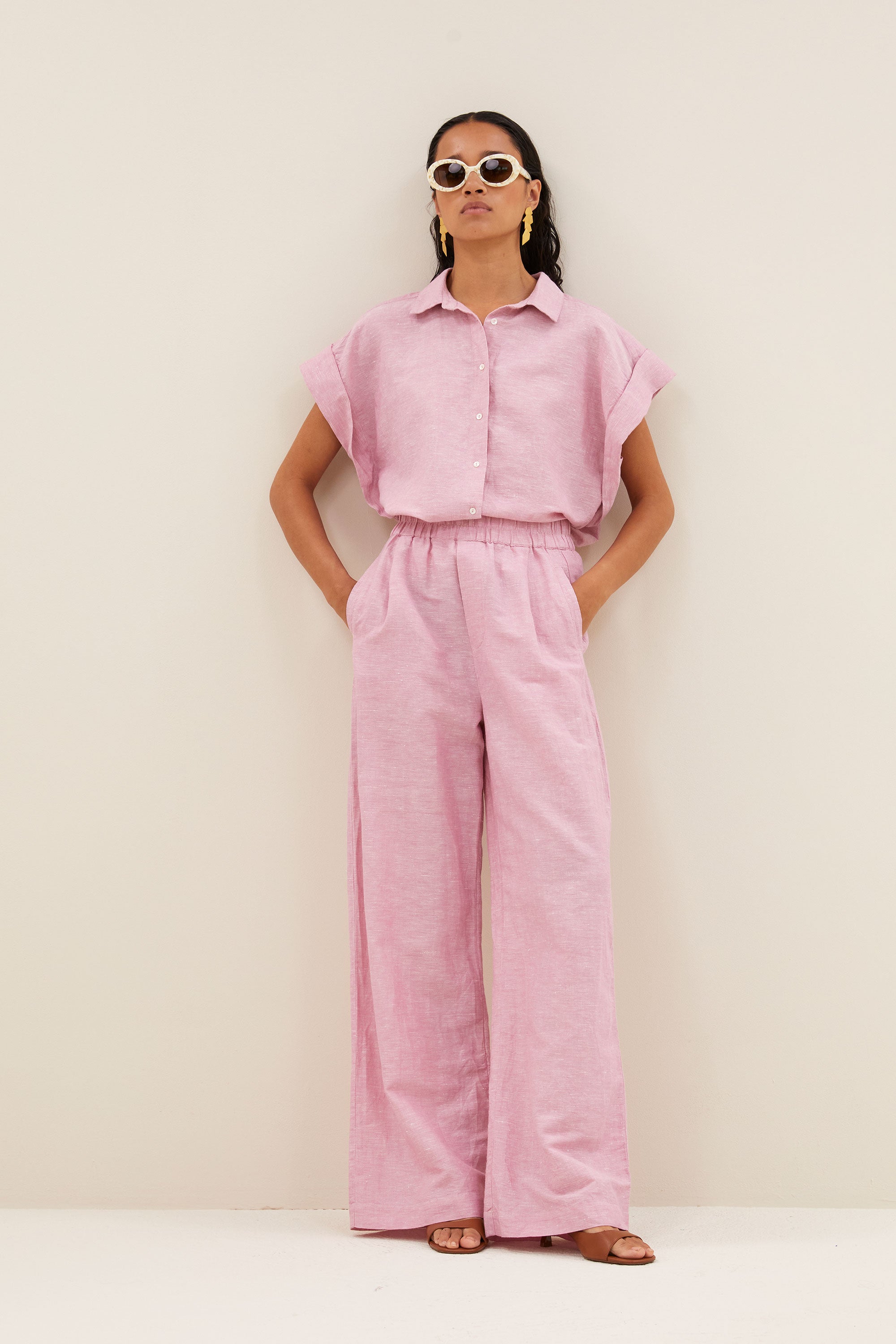 pixie-linen-blouse-dusty-pink-knoopsluiting-kleine kapmouw-draagbaar als set-by-bar-extra