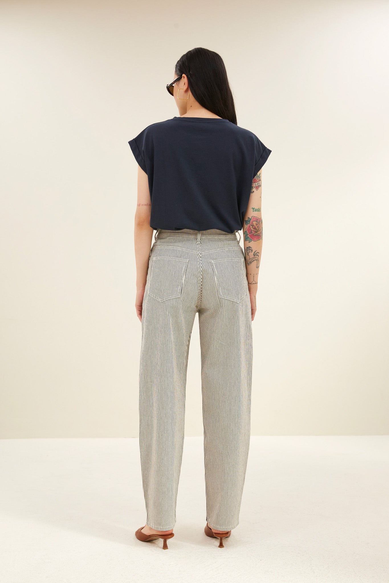 lew-stripe-pants-jet-black-stripe-by-bar-achteraanzicht