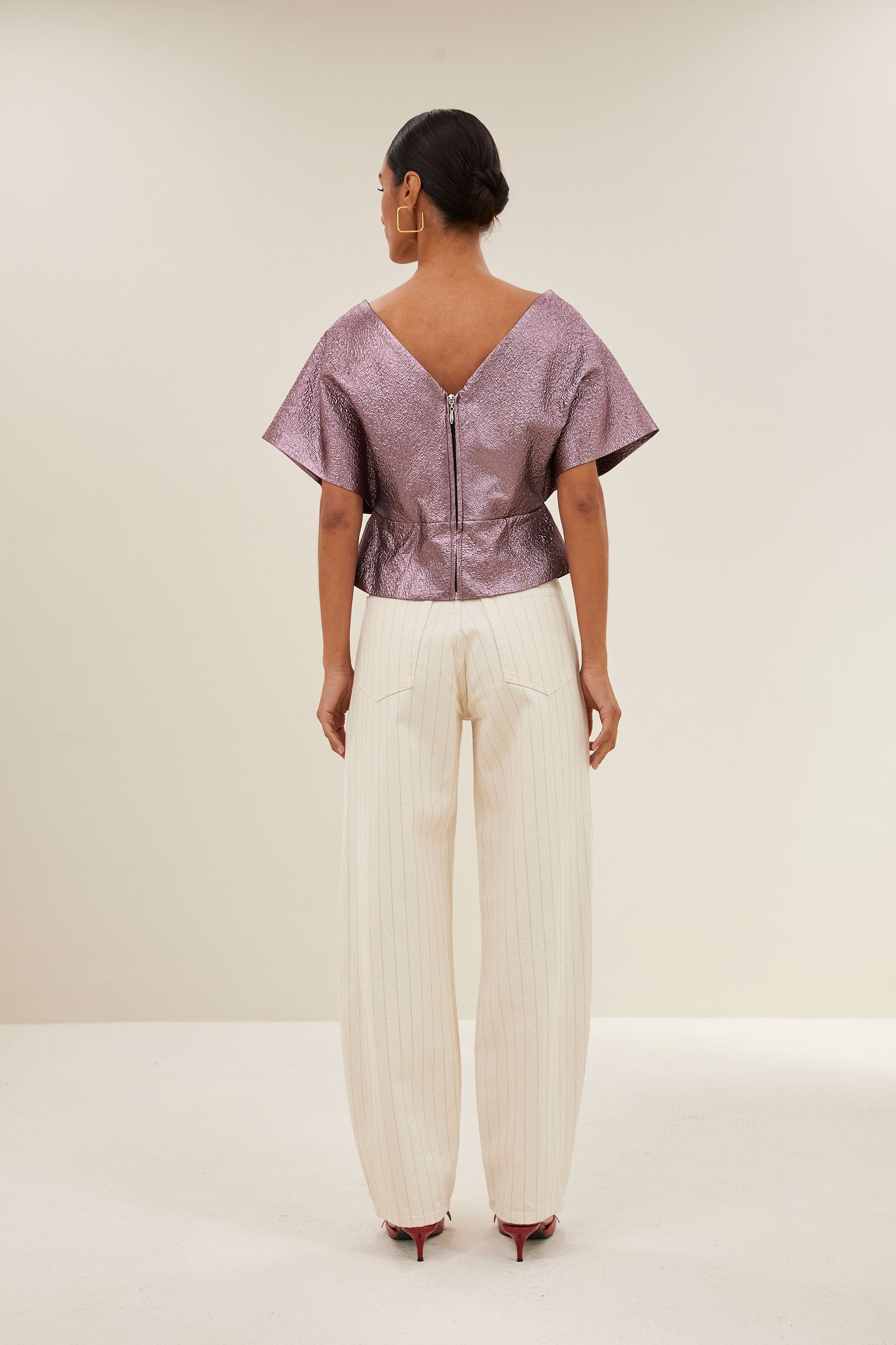 top-simone-metallic-top-dusty-lilac-by-bar-Achteraanzicht