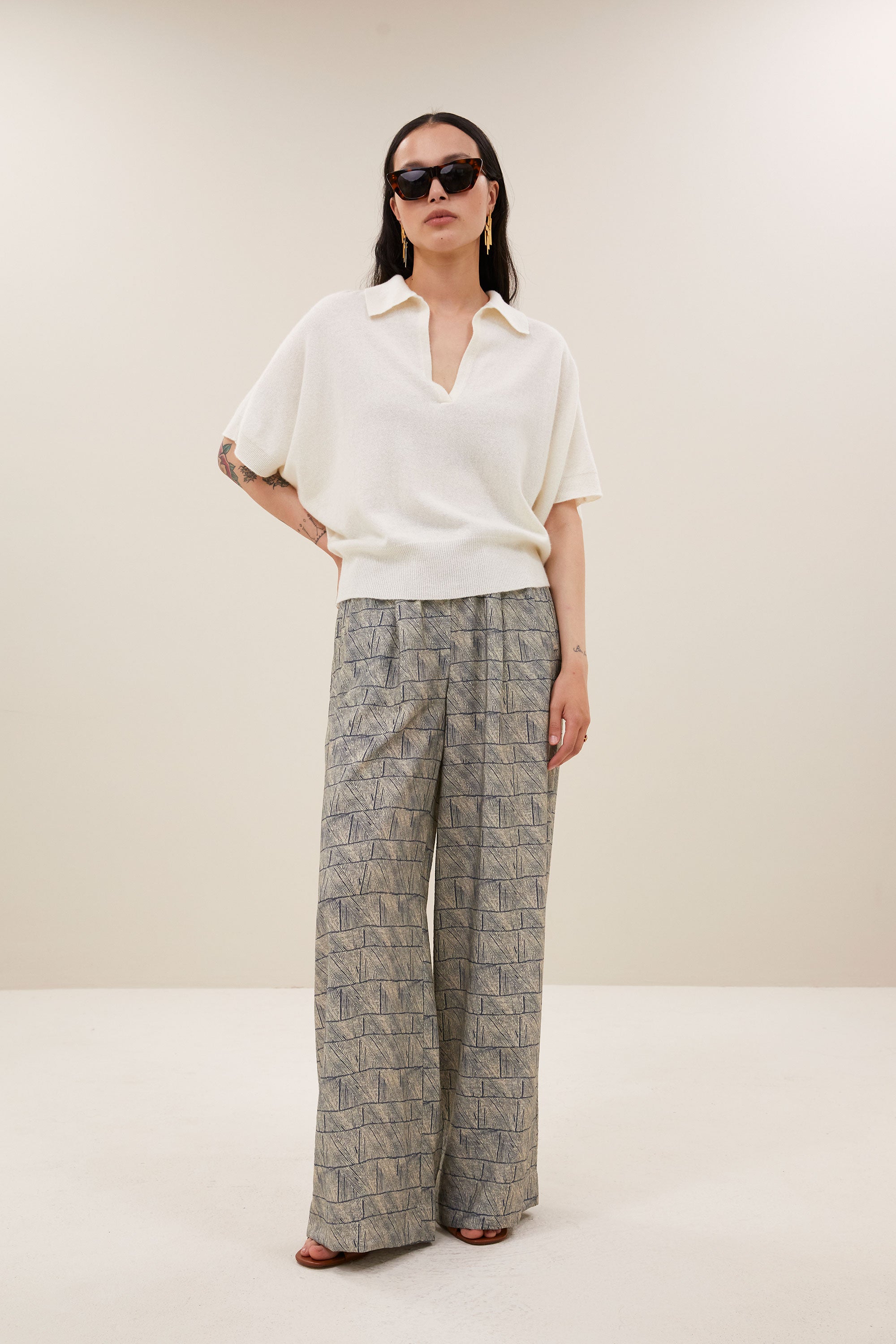 benji-vay-pants-vay-print-casual fit-hoge taille-losvallende pasvorm-by-bar-achteraanzicht