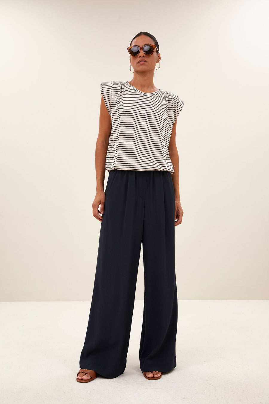 top-nilou-small-stripe-top-admiral-blue-stripe-by-bar-sfeerbeeld
