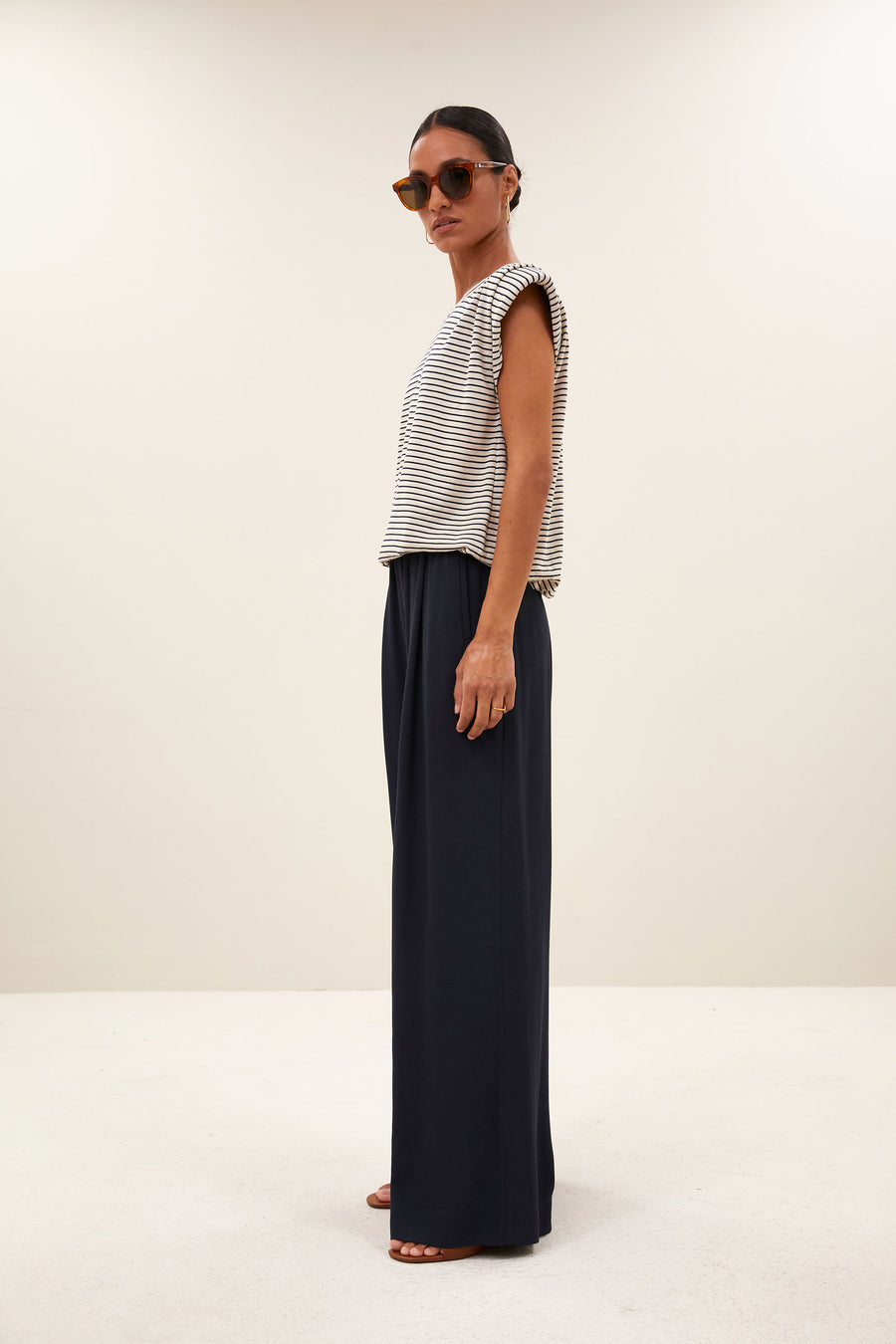 top-nilou-small-stripe-top-admiral-blue-stripe-by-bar-vooraanzicht
