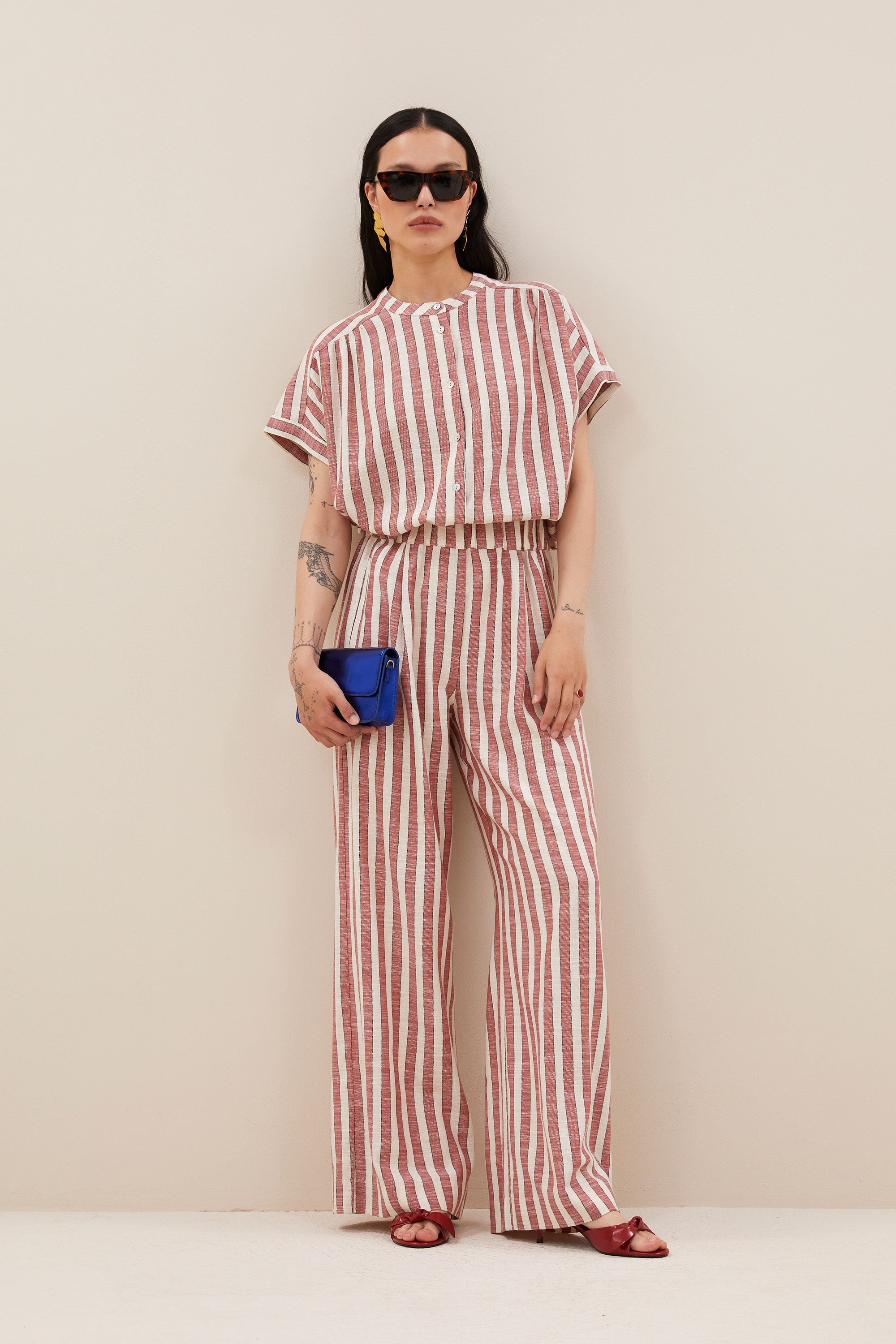 pants-benji-wide-stripe-pants-red-stripe-by-bar-sfeerbeeld