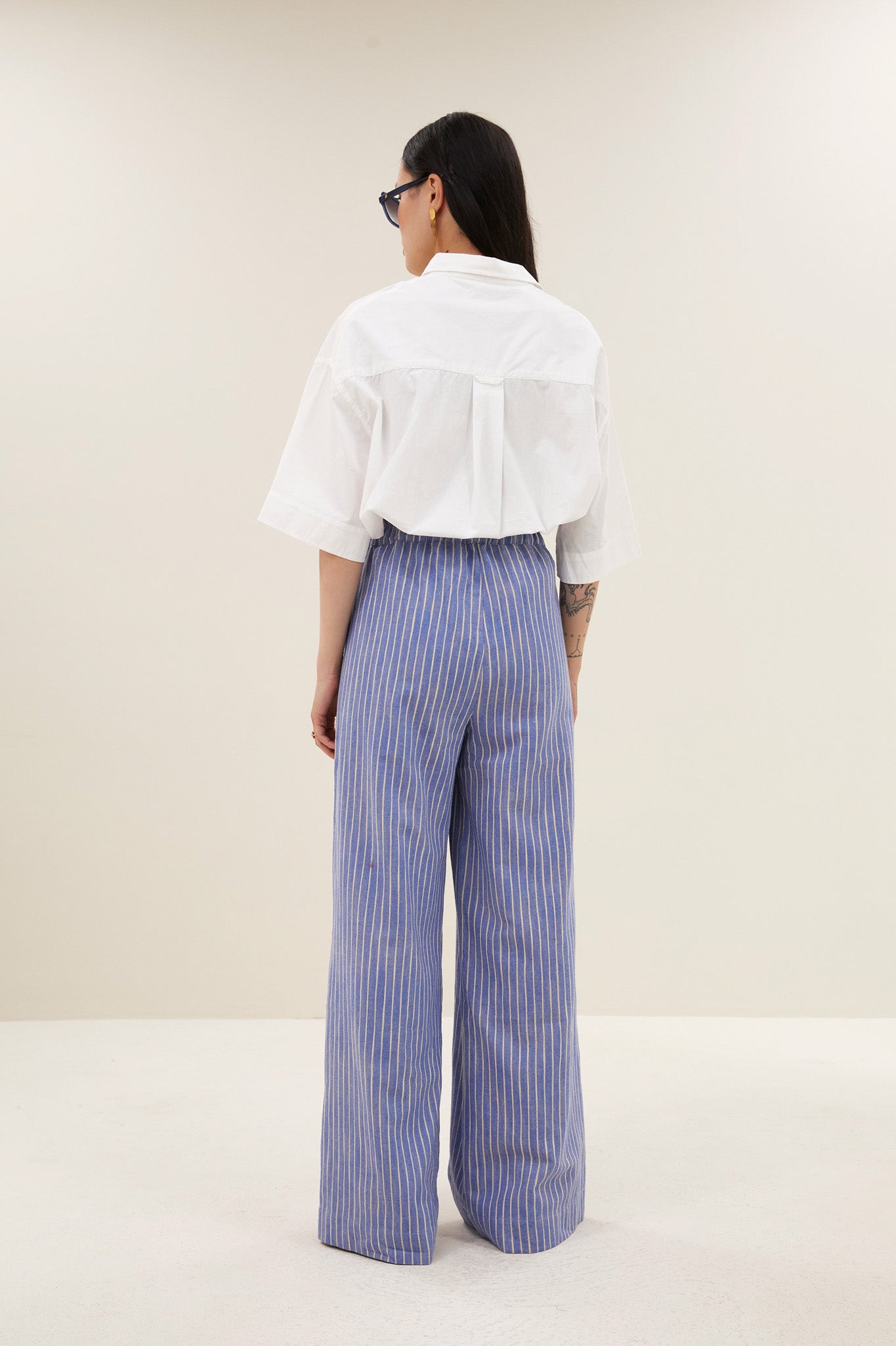 pants-benji-melange-stripe-pants-sapphire-blue-stripe-by-bar-Zijaanzicht