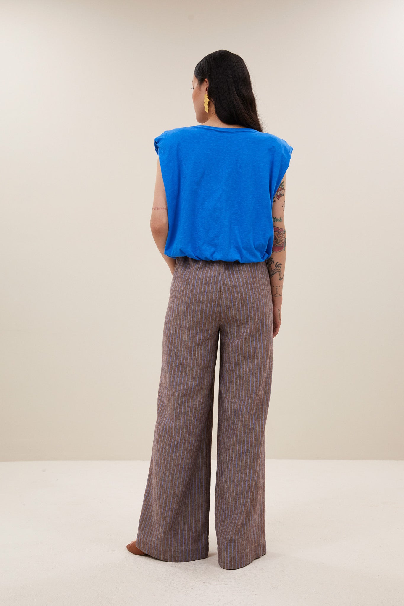 pants-benji-melange-stripe-pants-iced-coffee-stripe-by-bar-zijaanzicht
