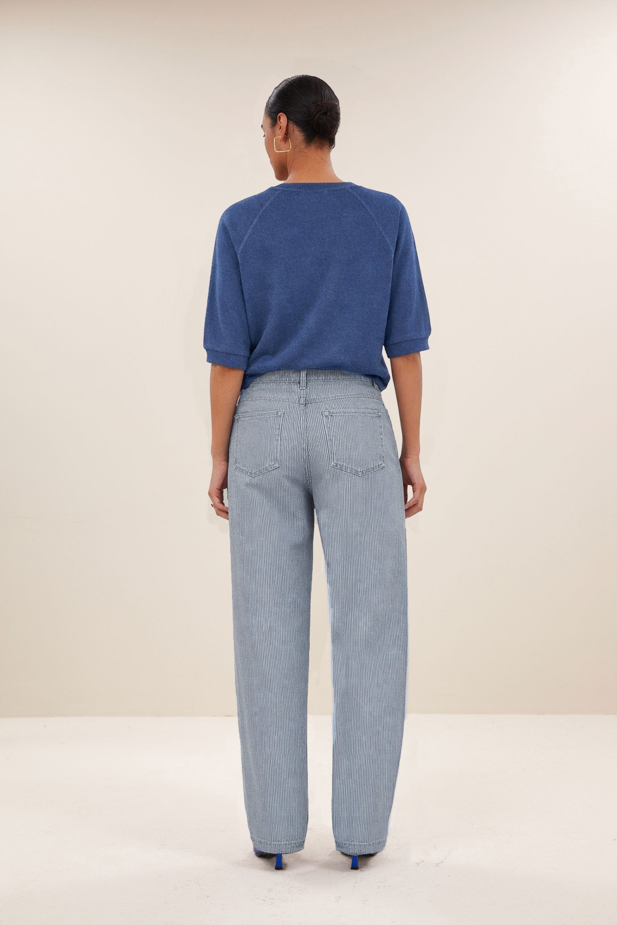 lew-stripe-pants-blue-milky-stripe-by-bar-achteraanzicht