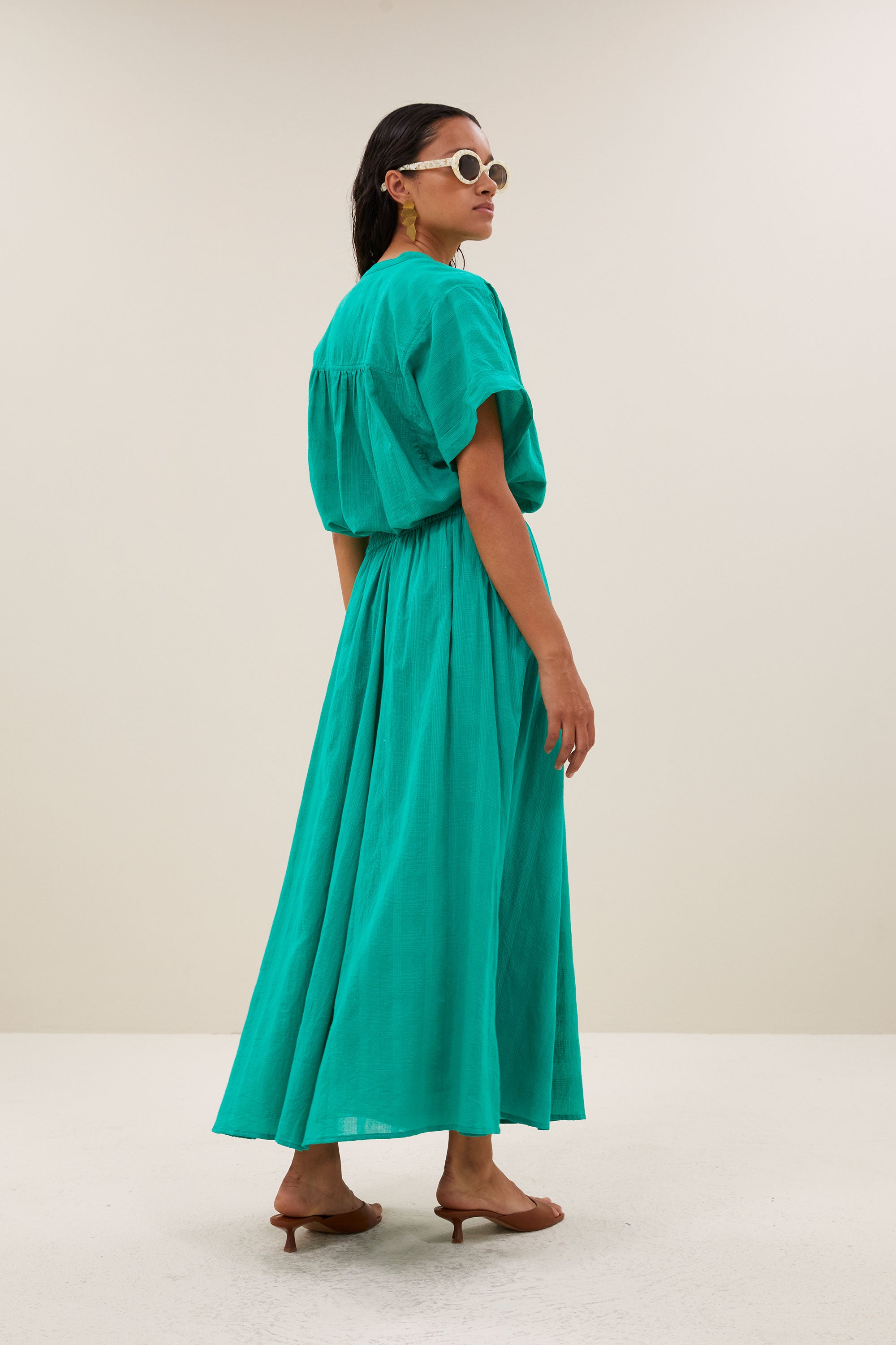ruby-dobby-skirt-lucky-green-comfortabele pasvorm-elastieken band-draagbaar als set-by-bar-achteraanzicht