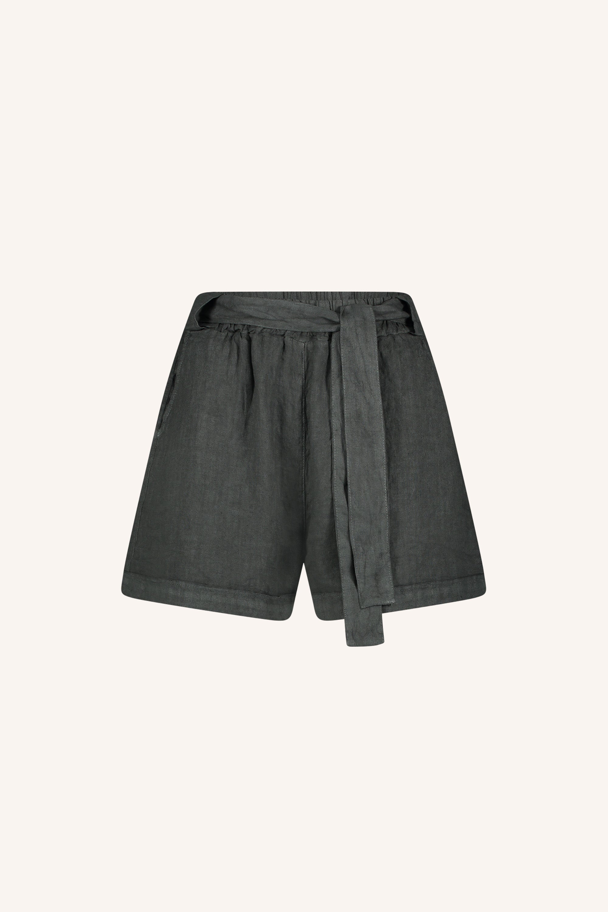 shorts-june linen shorts charcoal sfeerbeeld-by bar-aanvullende foto