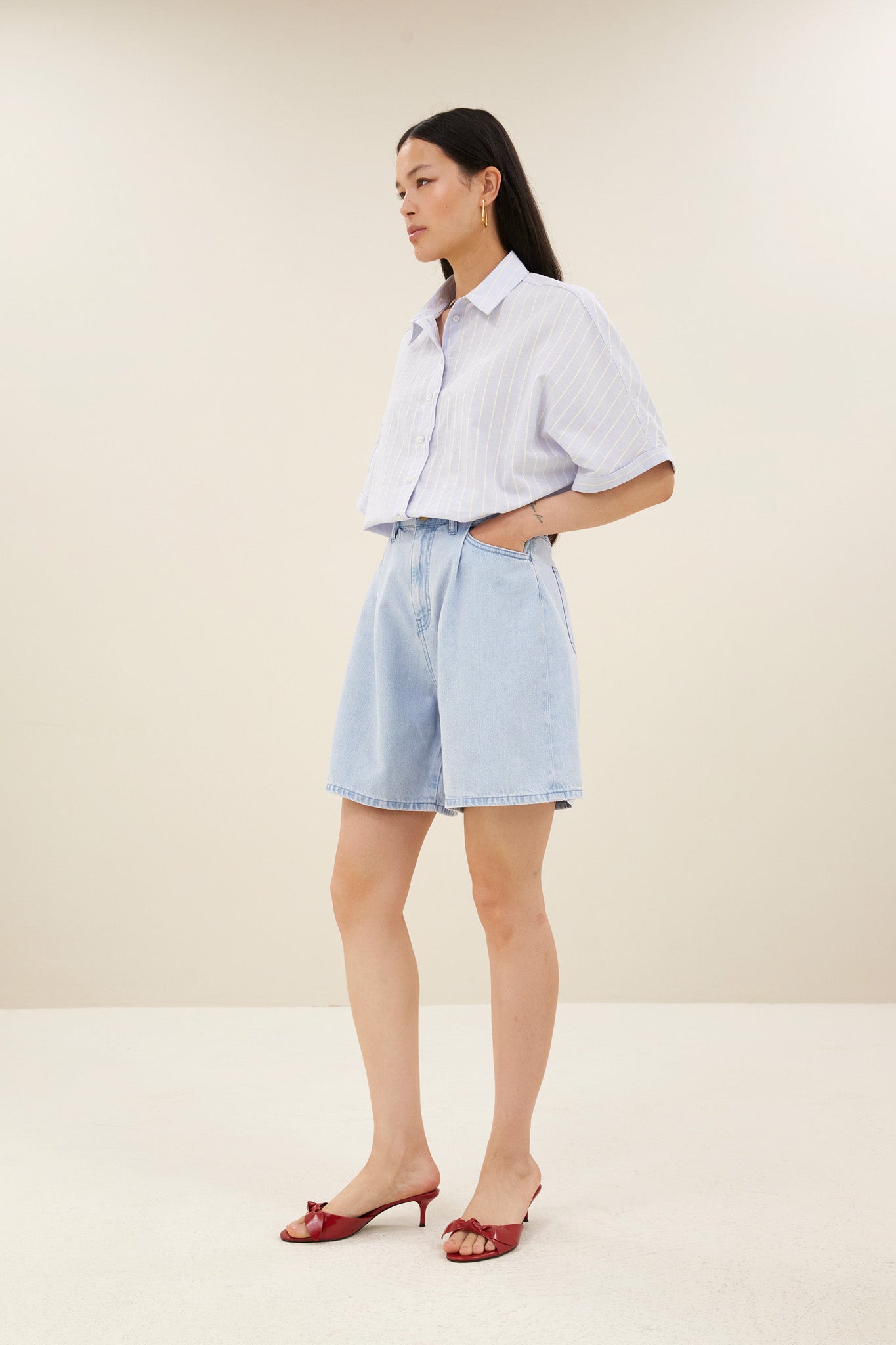 short-elisa-denim-shorts-light-denim-by-bar-zijaanzicht