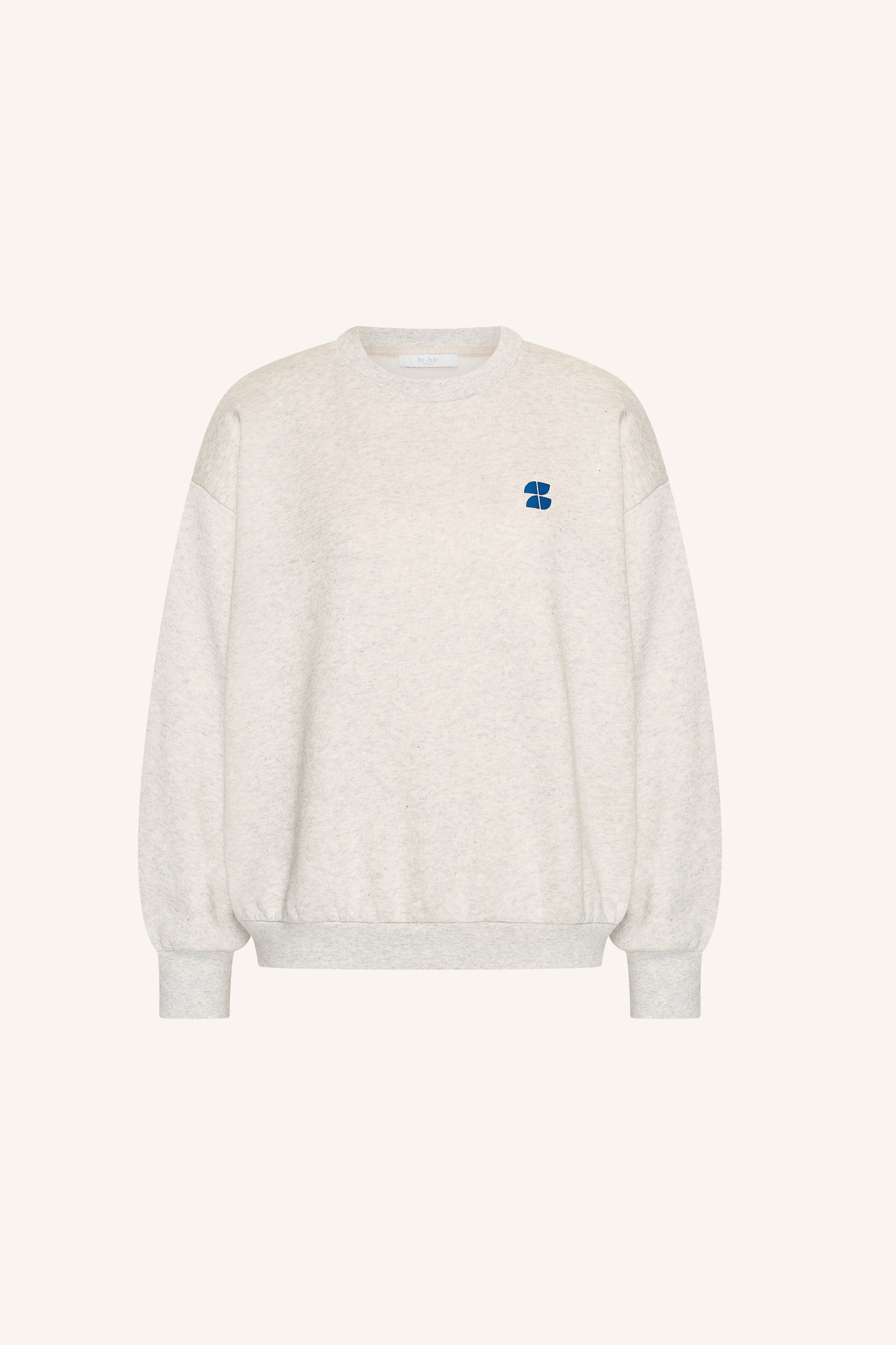 bibi-melange-lucky-everyday-sweater-light-grey-melee-casual fit-verlaagde schoudernaden-statement print-by-bar-productfoto