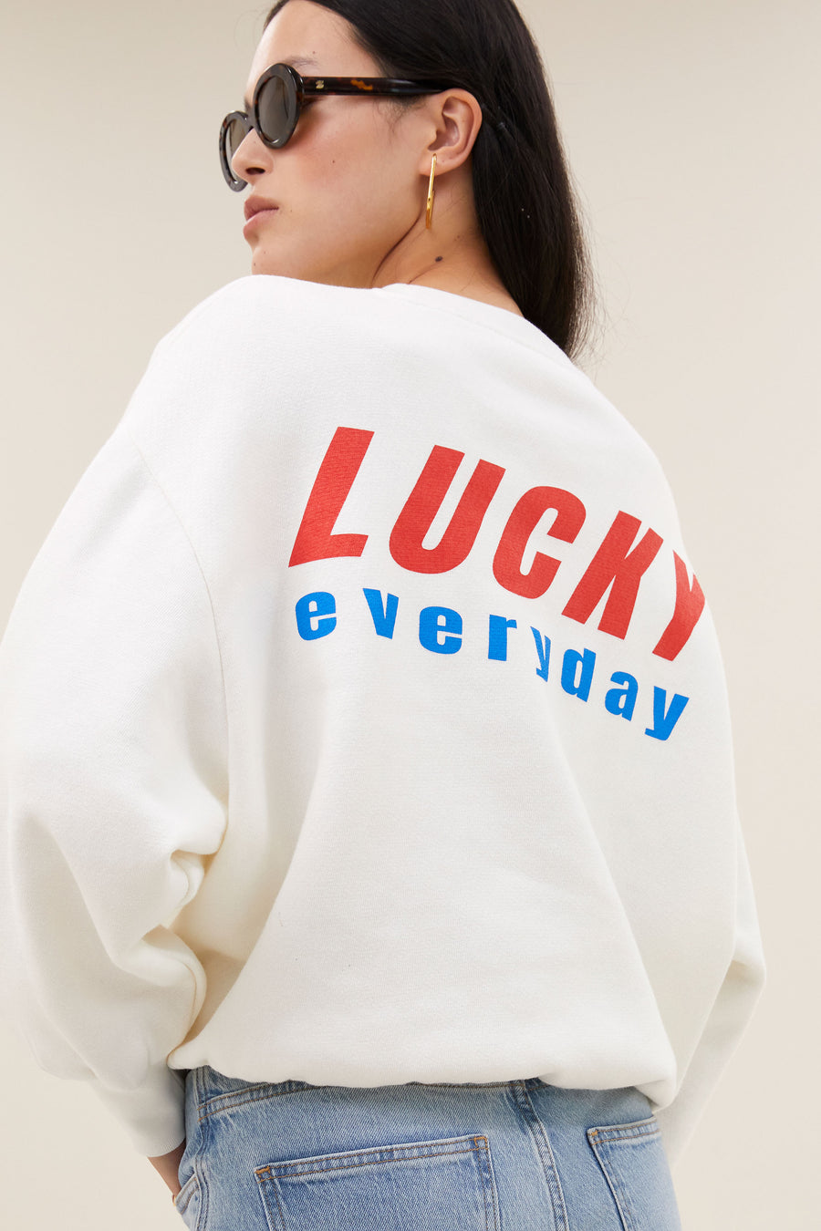 bibi-lucky-everyday-sweater-off-white-verlaagde schoudernaden-losvallende pasvorm-ronde halslijn-by-bar-detail