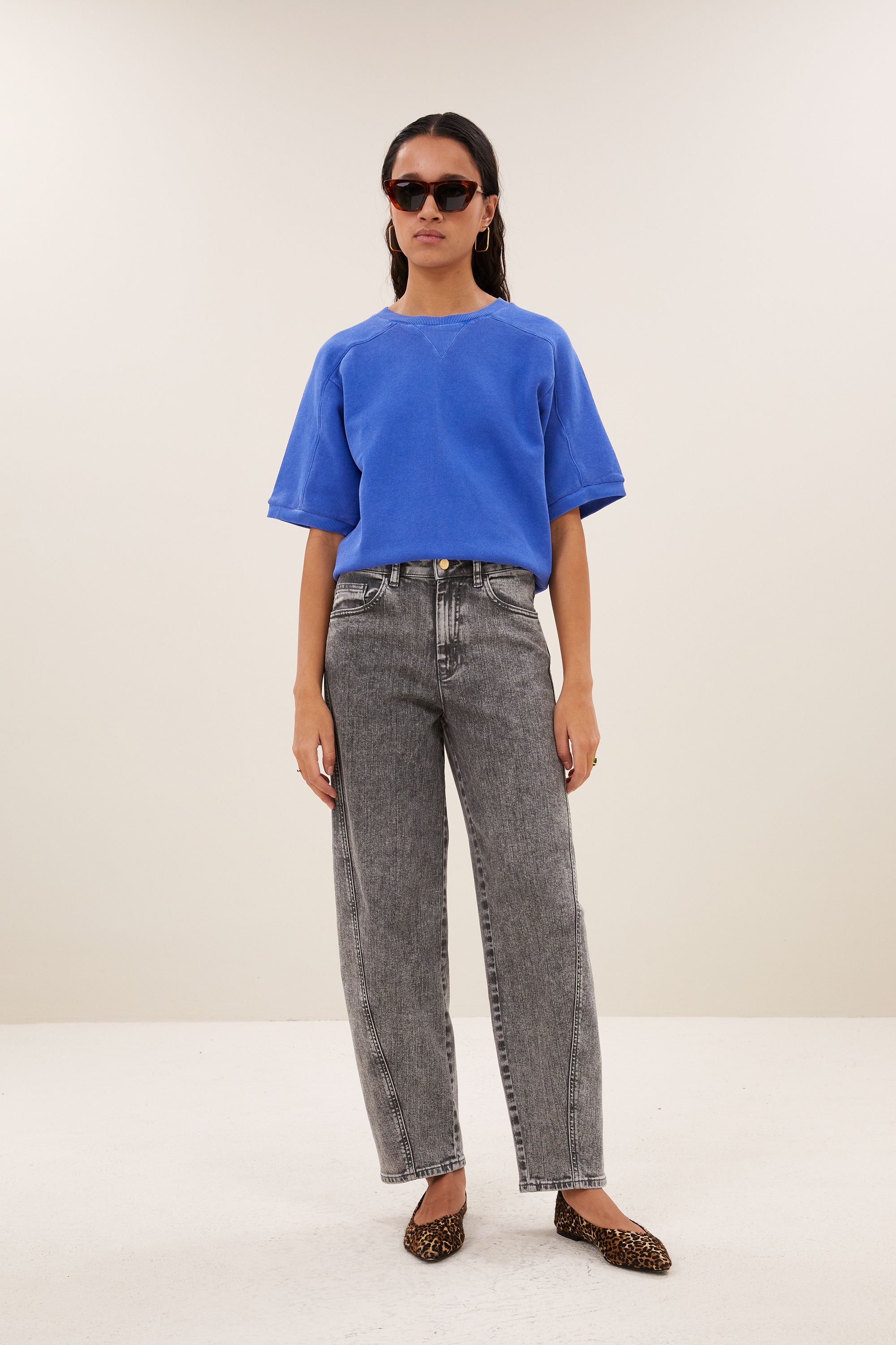 gina-top-azul-blue-korte fit-must-have essential-biologisch katoen-by-bar-aanvullende-foto