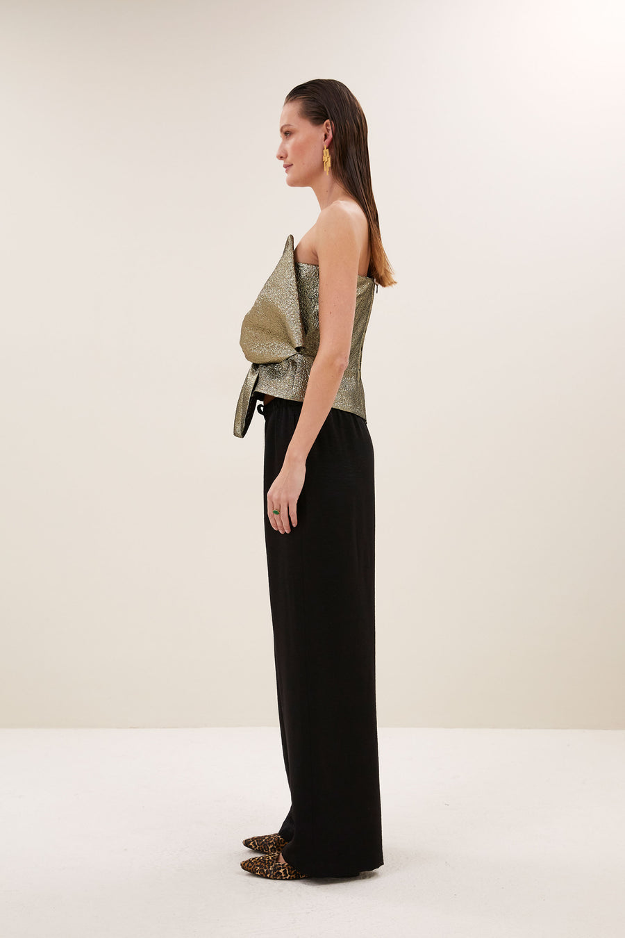 jula-gold-top-gold-all-time classic-blinde ritssluiting-aansluitende fit-by-bar-zijaanzicht