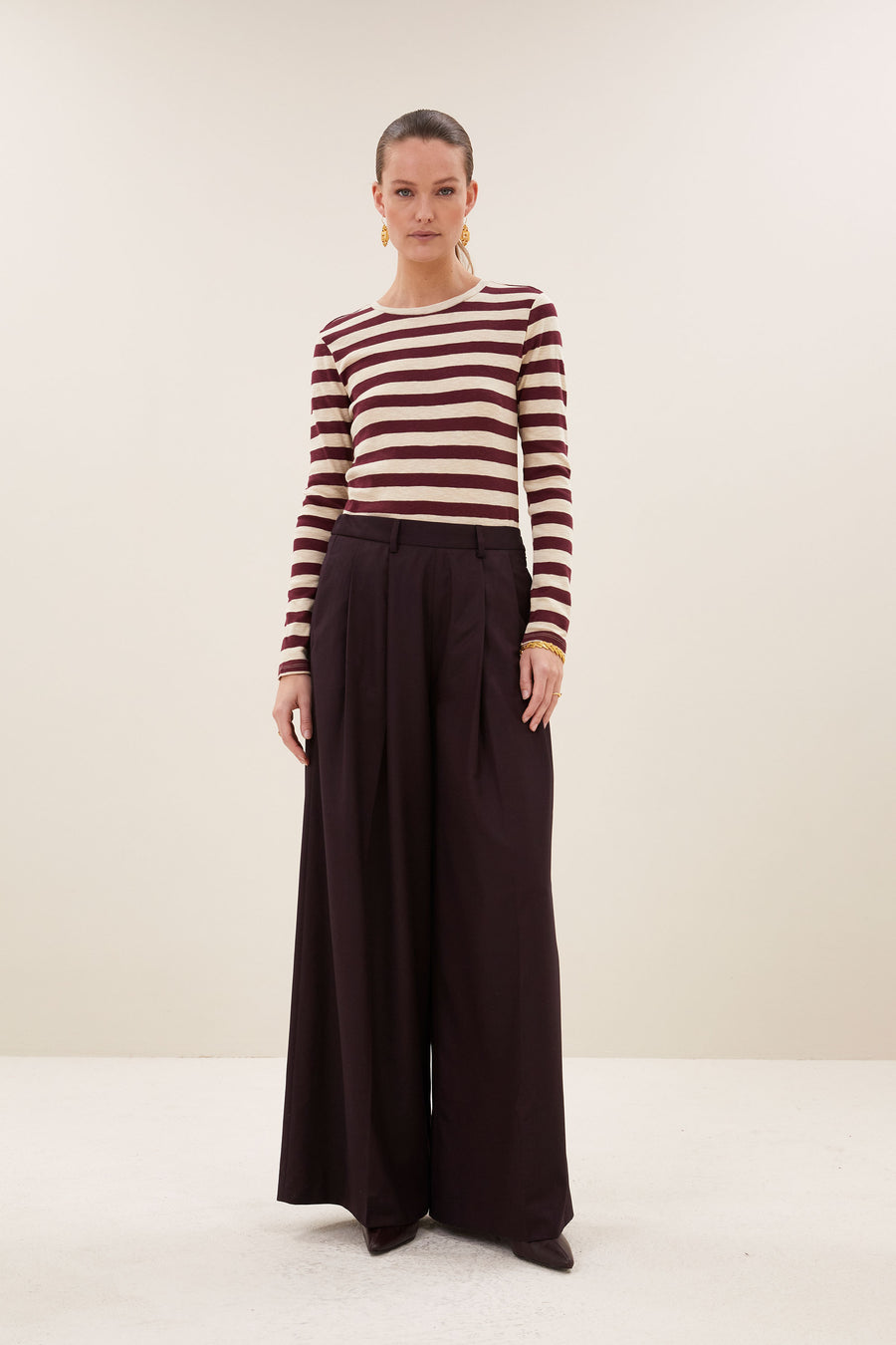 basic-ls-big-stripe-top-burgundy-crush-all-time classic-aansluitende fit-biologisch katoen-by-bar-sfeerbeeld