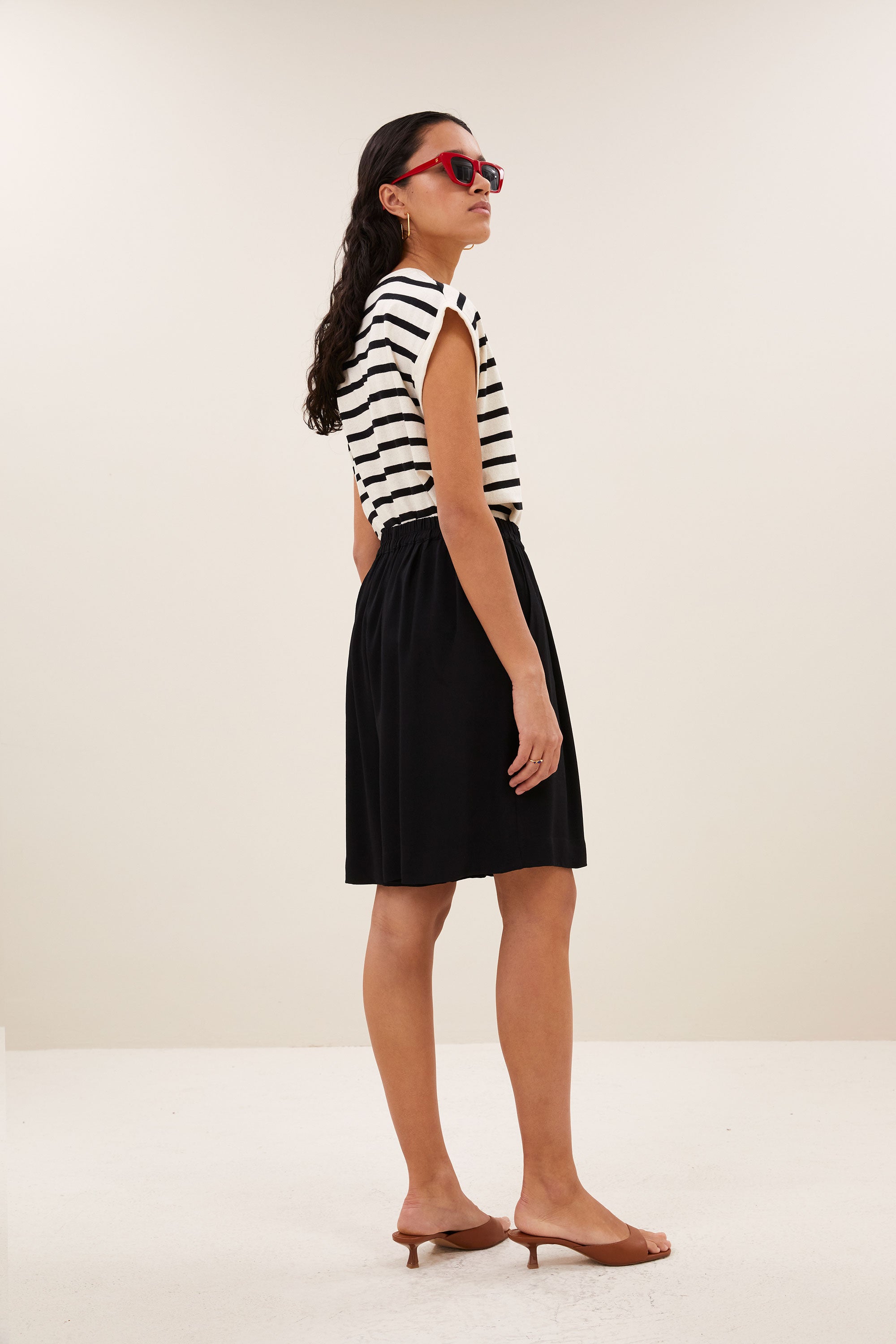 tobi-stripe-logo-top-grain-black-stripe-all-time classic-comfortabele pasvorm-kleine kapmouw-by-bar-achteraanzicht