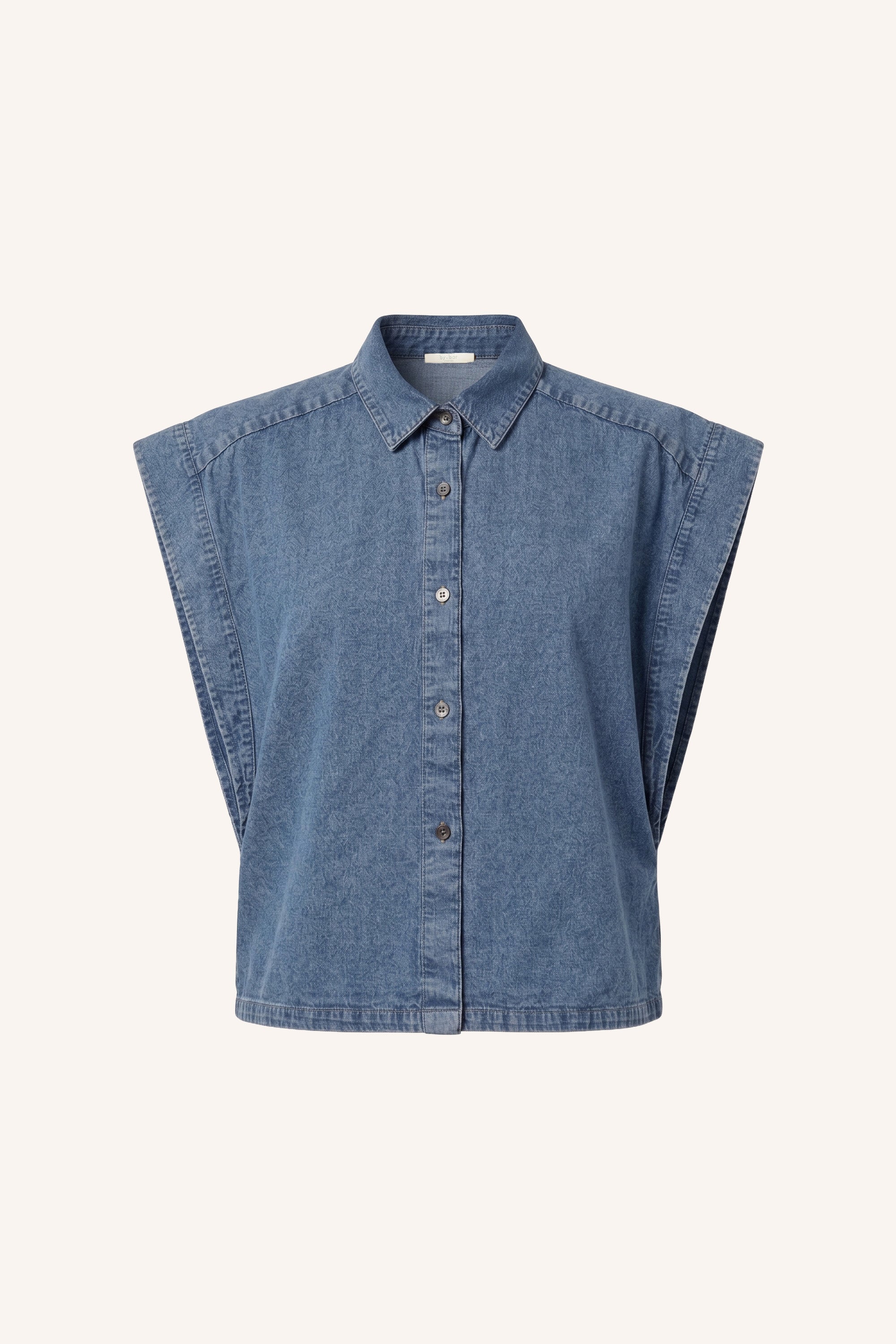 pixie-short-denim-blouse-medium-denim-comfortabele draagervaring-knoopsluiting-kleine kapmouw-by-bar-productfoto