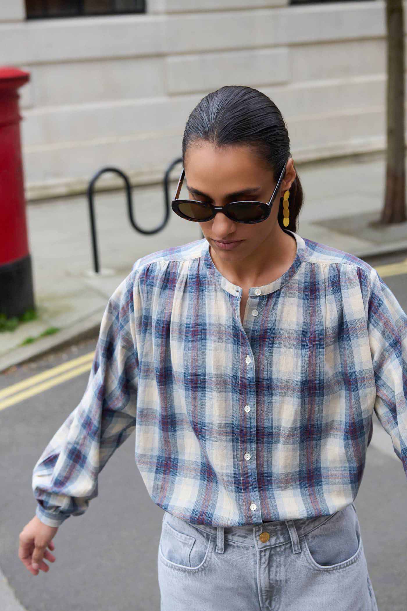nyka-tokyo-check-blouse-tokyo-check-all-time classic-biologisch katoen-statement print-by-bar-sfeerbeeld
