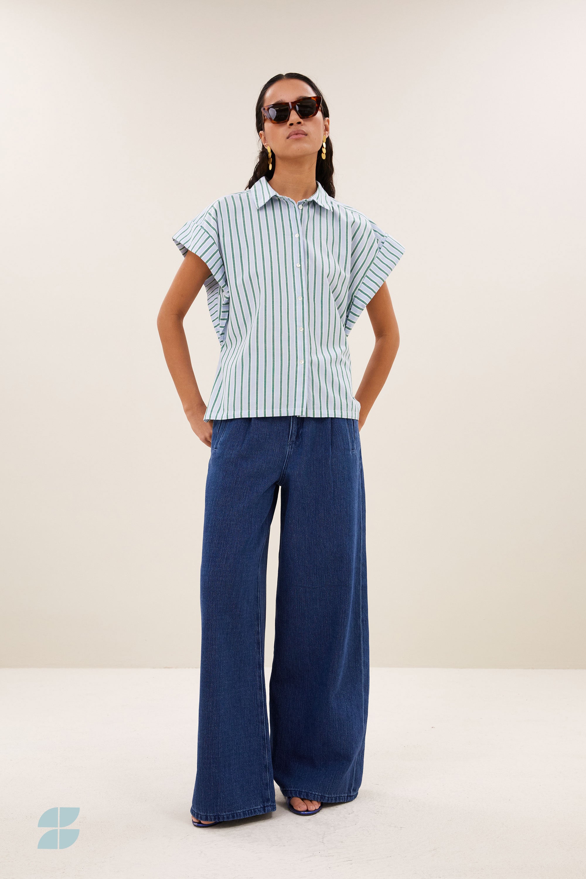 pixie-sea-blouse-green-sea-stripe-all-time classic-knoopsluiting-kleine kapmouw-by-bar-vooraanzicht