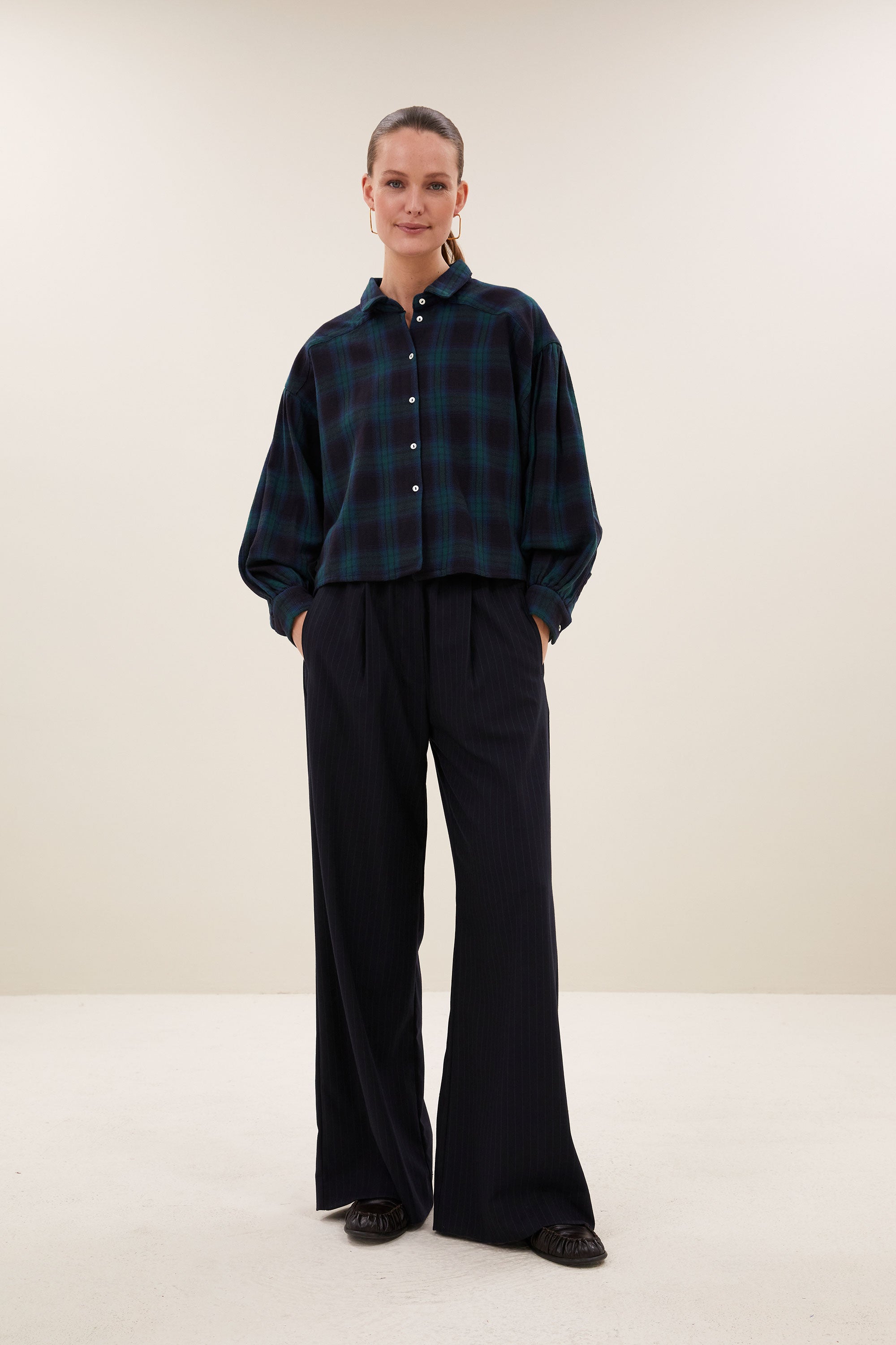 sarah-short-green-check-blouse-green-tartan-check-korte fit-knoopsluiting-biologisch katoen-by-bar-vooraanzicht