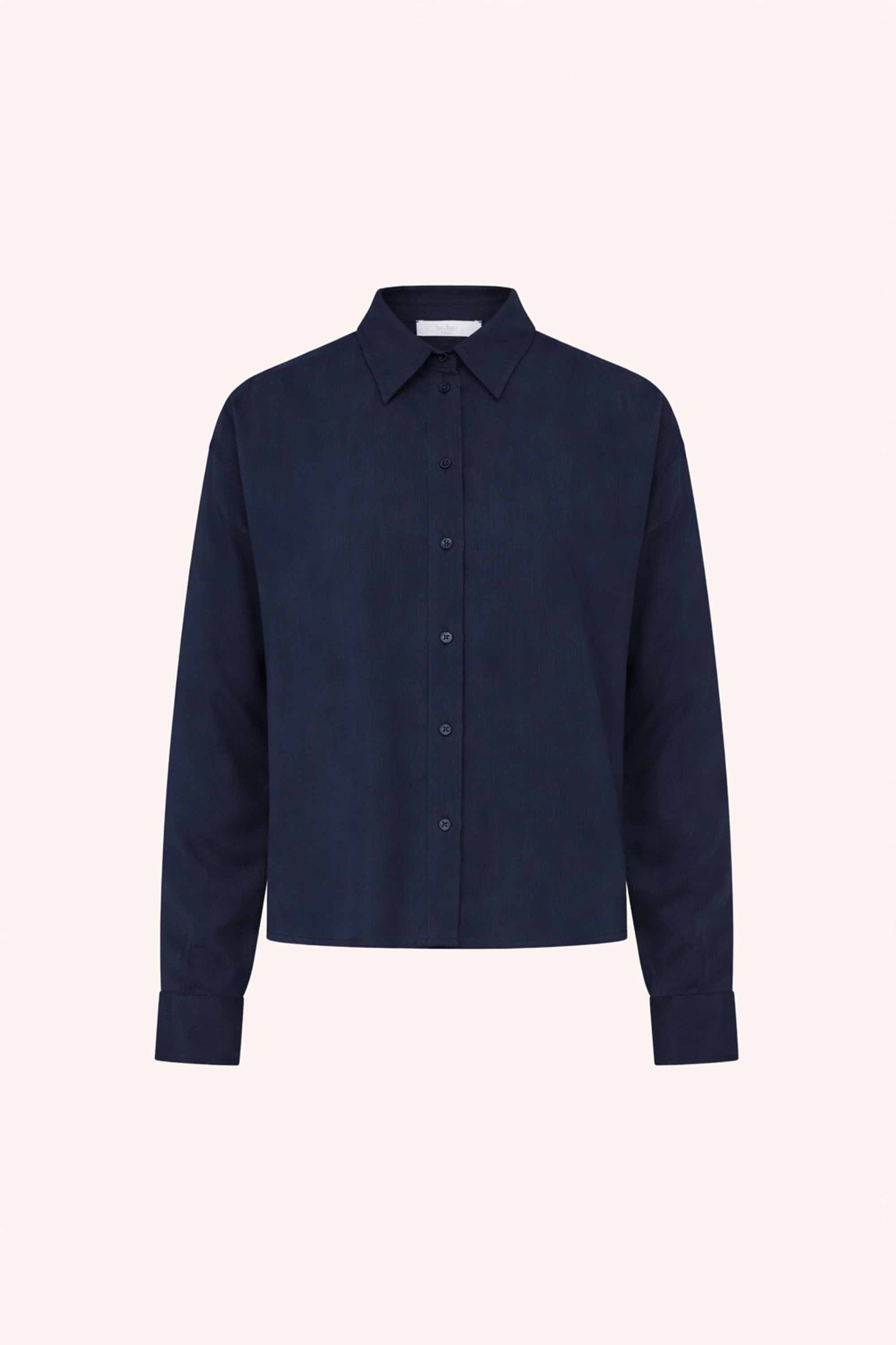 kris-satin-stripe-blouse-night-sky-all-time classic-gemaakt door weefspecialist-tijdloze pasvorm-by-bar-productfoto