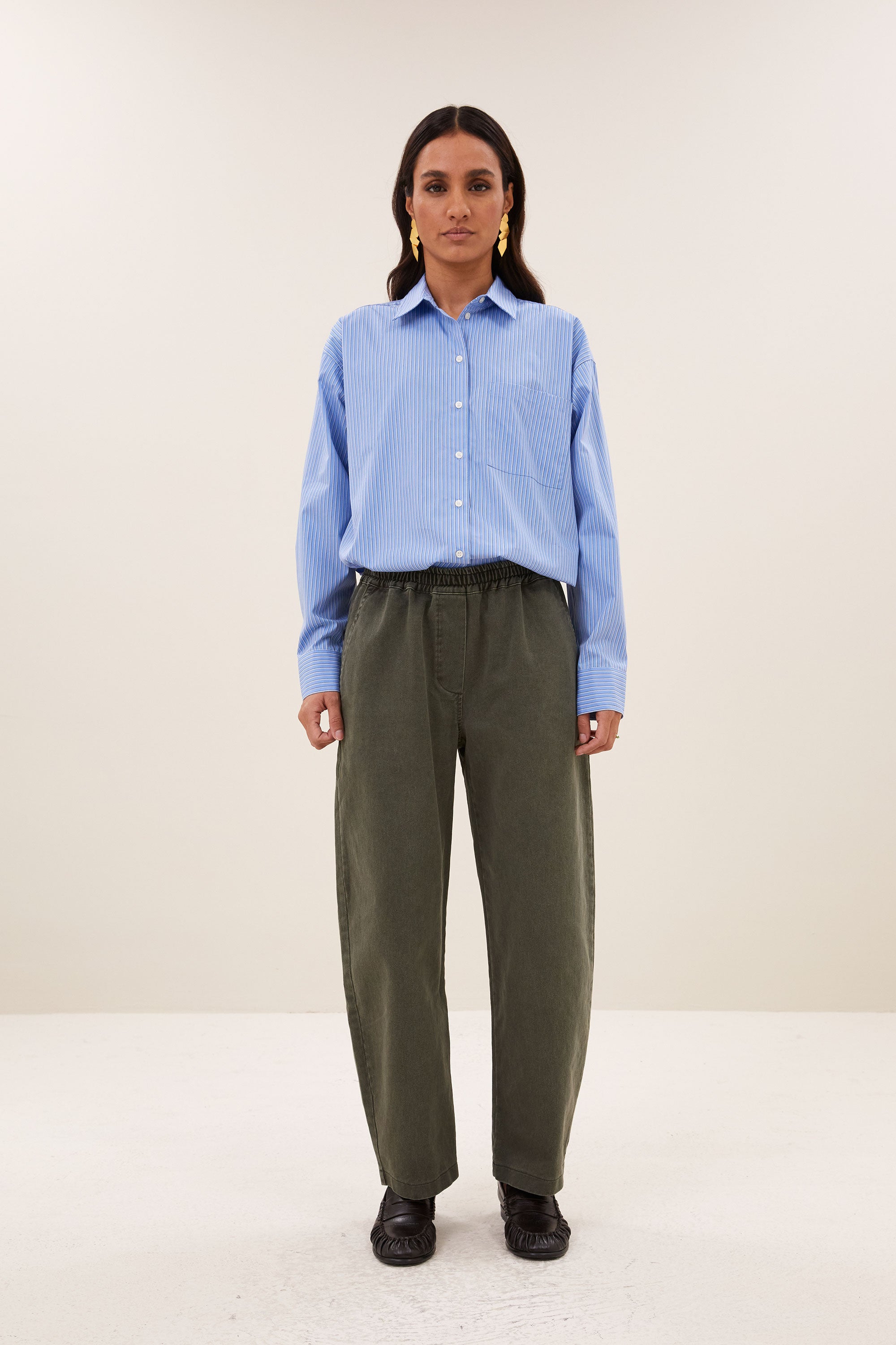 lise-cloud-blouse-cloud-blue-stripe-all-time classic-comfortabele pasvorm-must-have essential-by-bar-sfeerbeeld