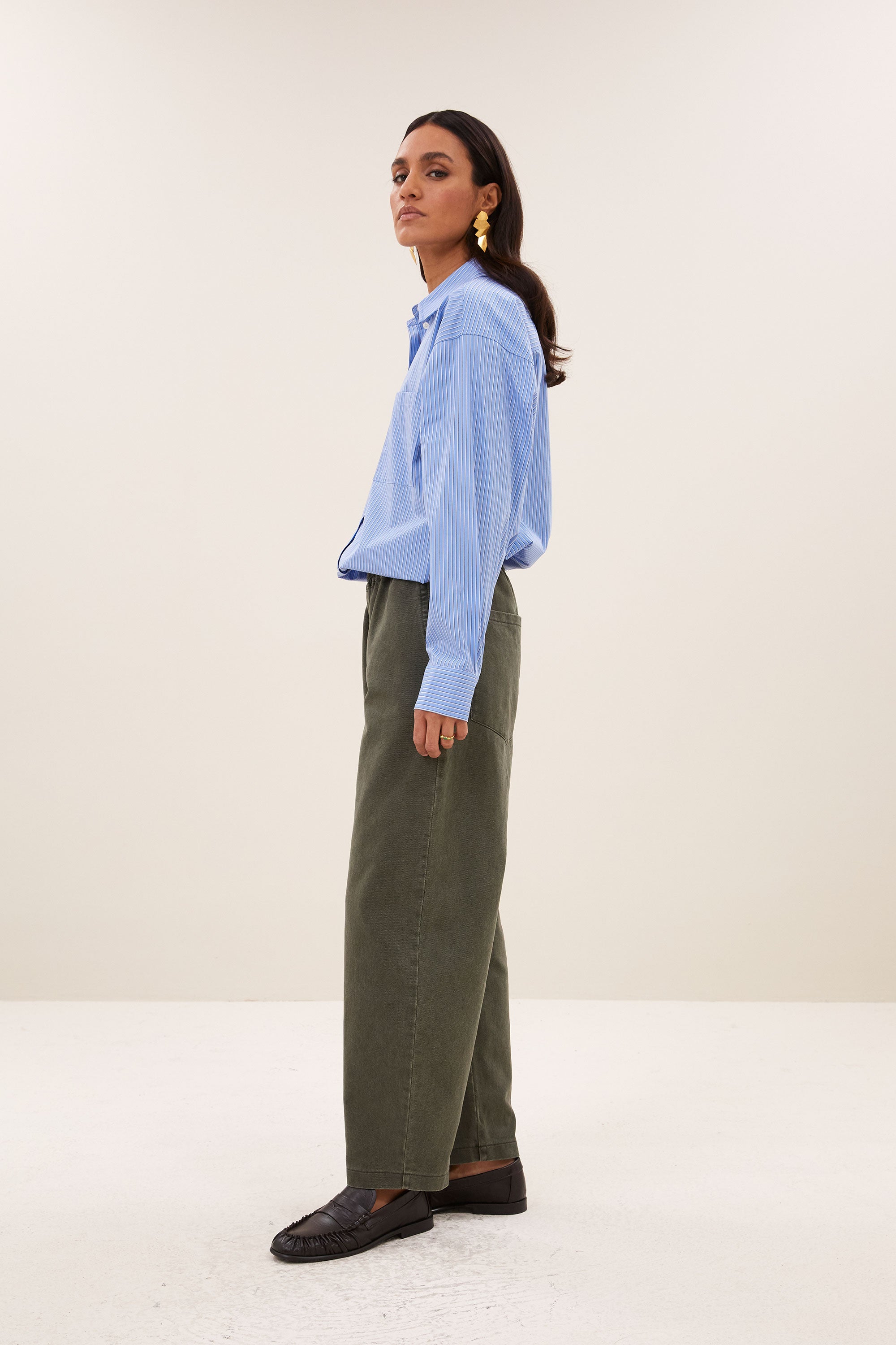 lise-cloud-blouse-cloud-blue-stripe-all-time classic-comfortabele pasvorm-must-have essential-by-bar-zijaanzicht