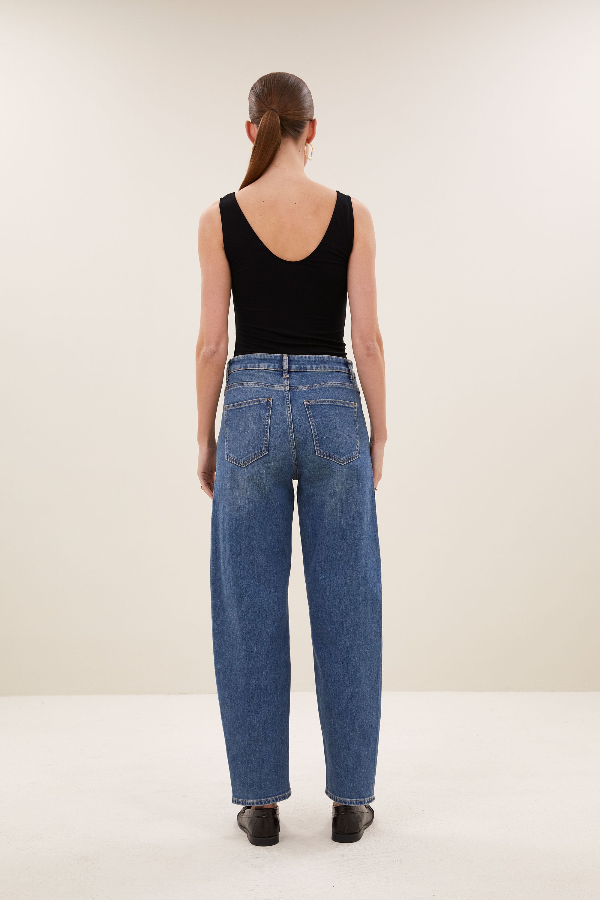 lia-singlet-black-comfortabele draagervaring-all-time classic-aansluitende fit-by-bar-achteraanzicht