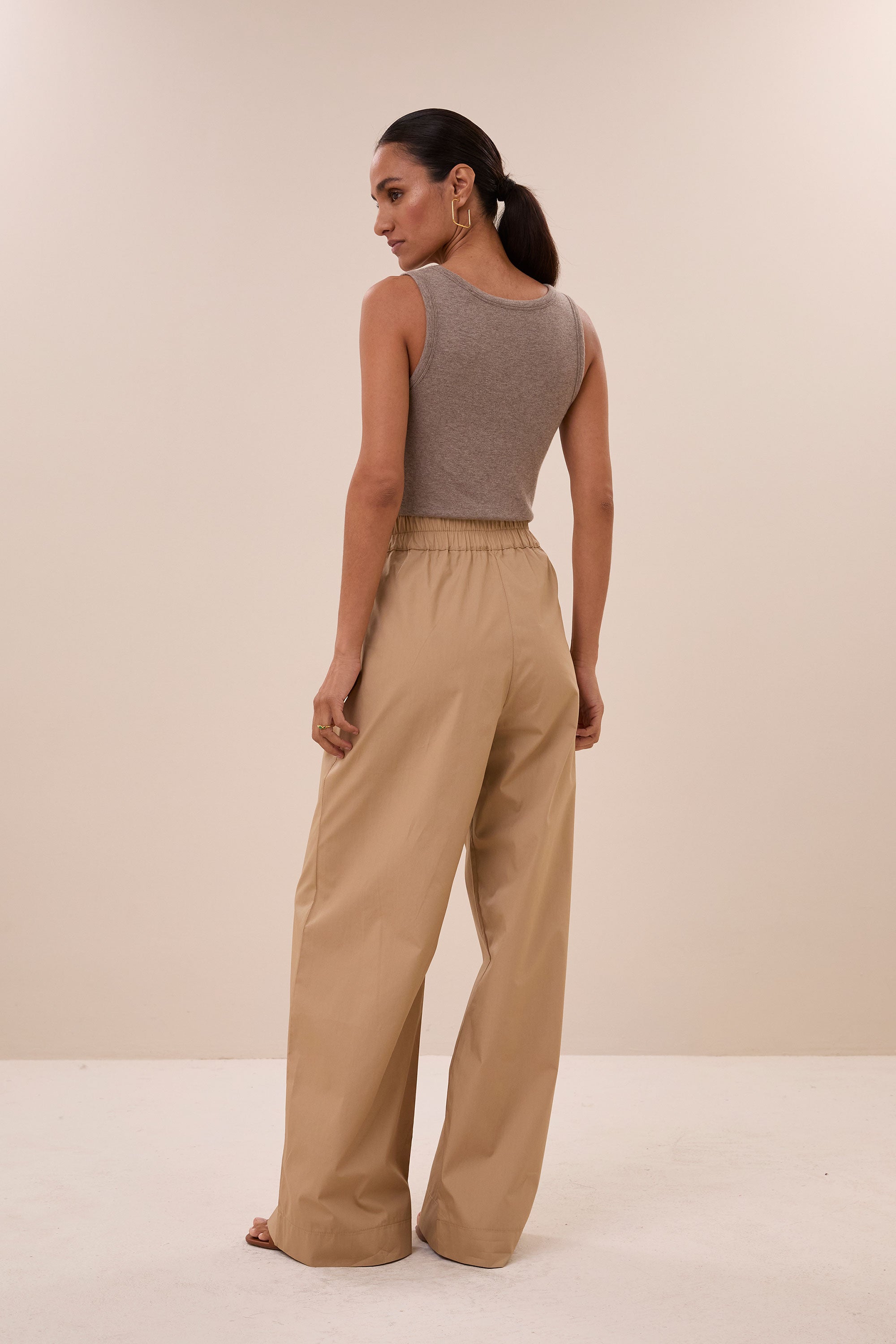 joky-rib-singlet-biscuit-all-time classic-aansluitende fit-tijdloze pasvorm-by-bar-achteraanzicht
