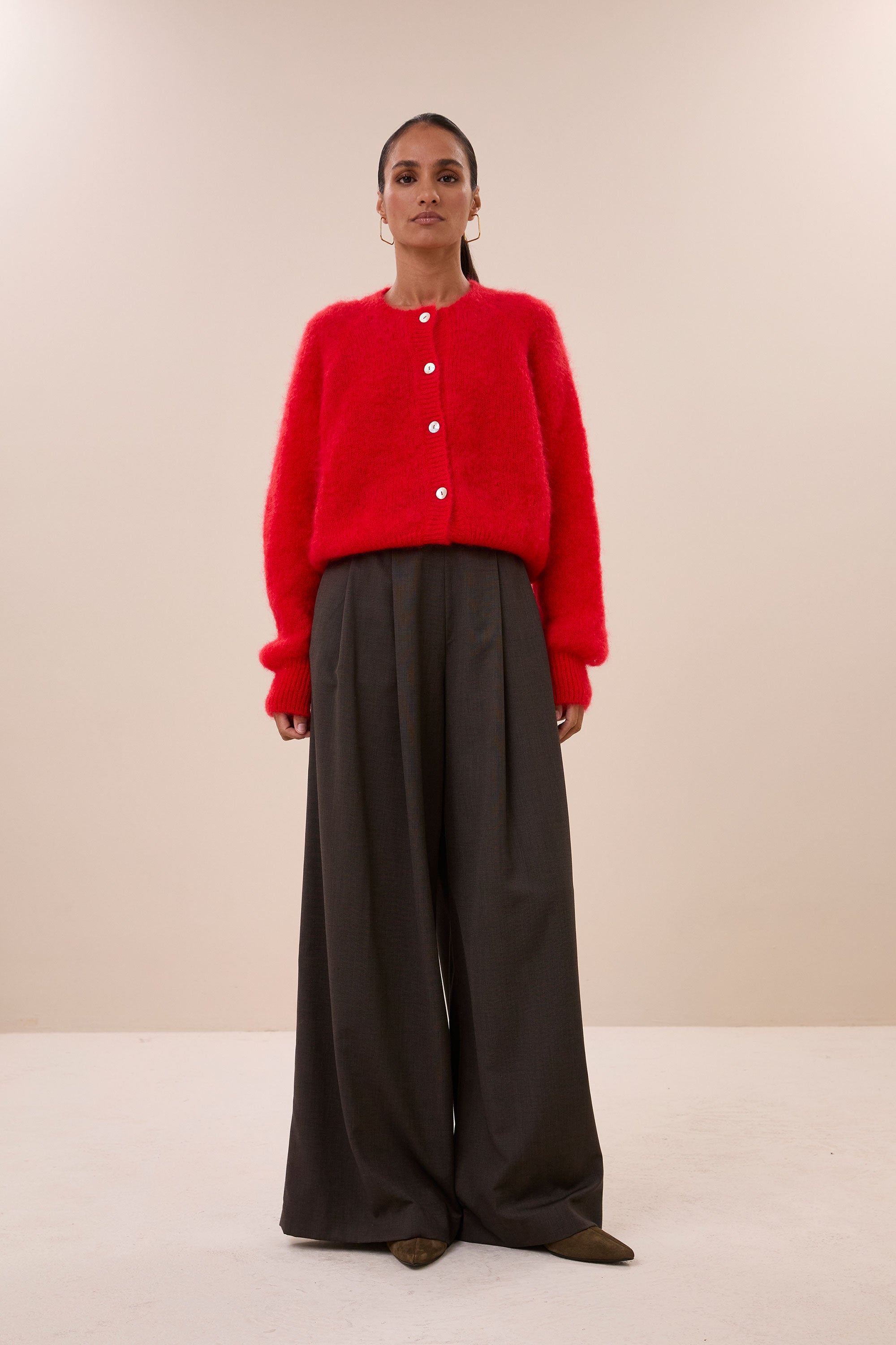 sian-cardigan-poppy-red-all-time classic-knoopsluiting-mix van mohair-by-bar-sfeerbeeld