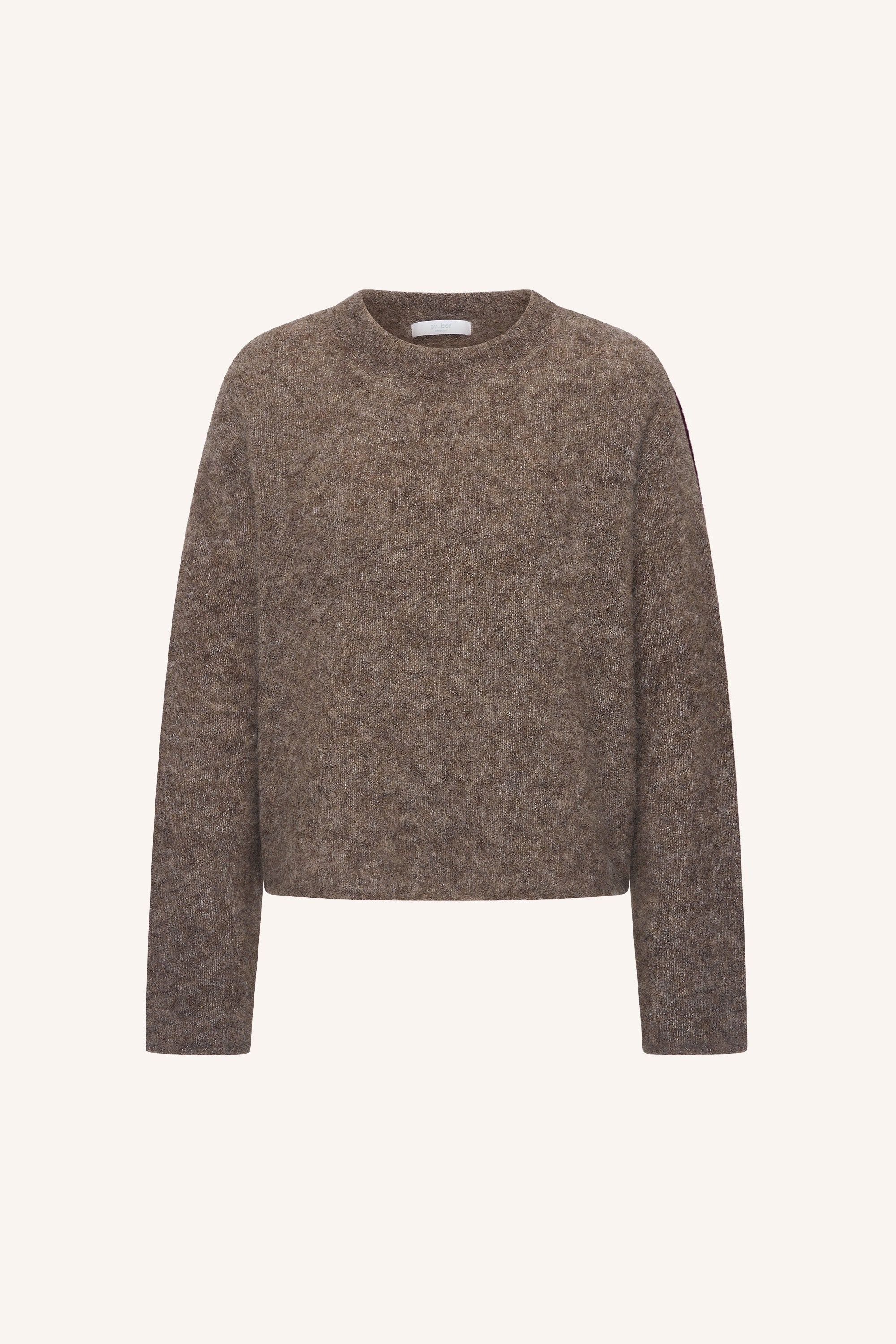 vasile-pullover-dark-biscuit-alpaca kwaliteit-comfortabele pasvorm-ronde halslijn-by-bar-productfoto