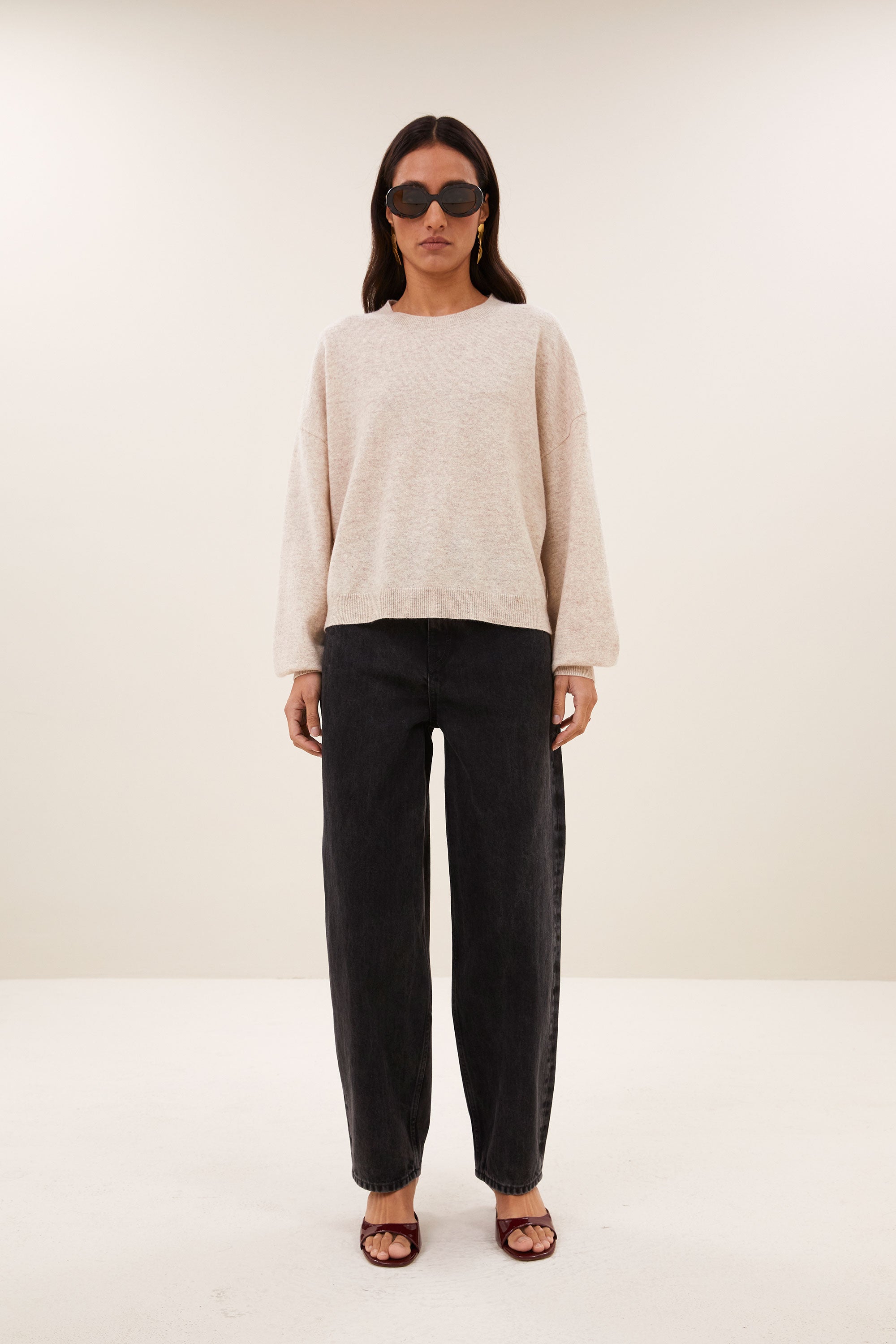 sammie-round-neck-pullover-oyster-melee-merino wol-comfortabele draagervaring-all-time classic-by-bar-aanvullende-foto