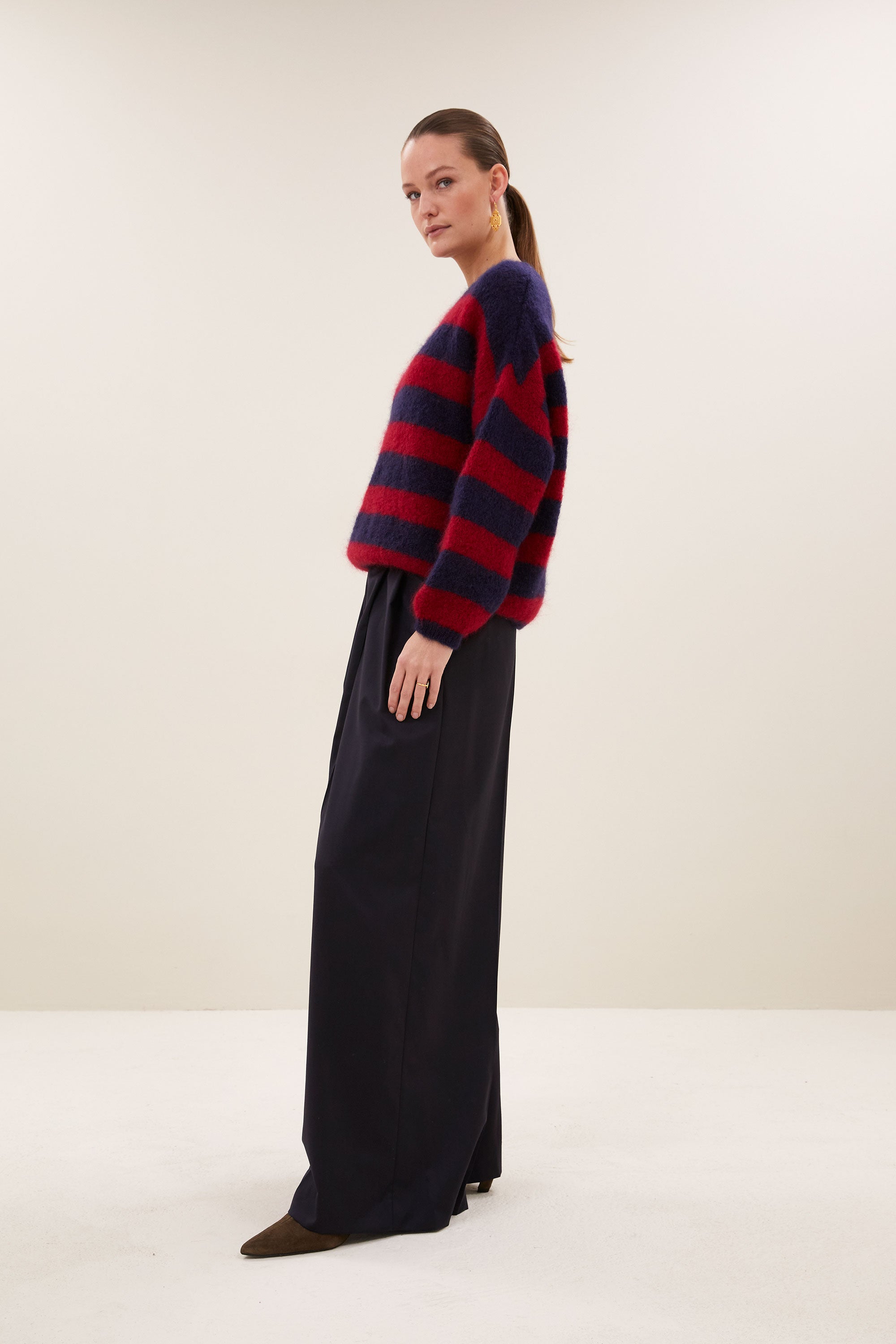 gigi-stripe-pullover-wine-stripe-comfortabele pasvorm-mix van mohair-ronde halslijn-by-bar-aanvullende-foto