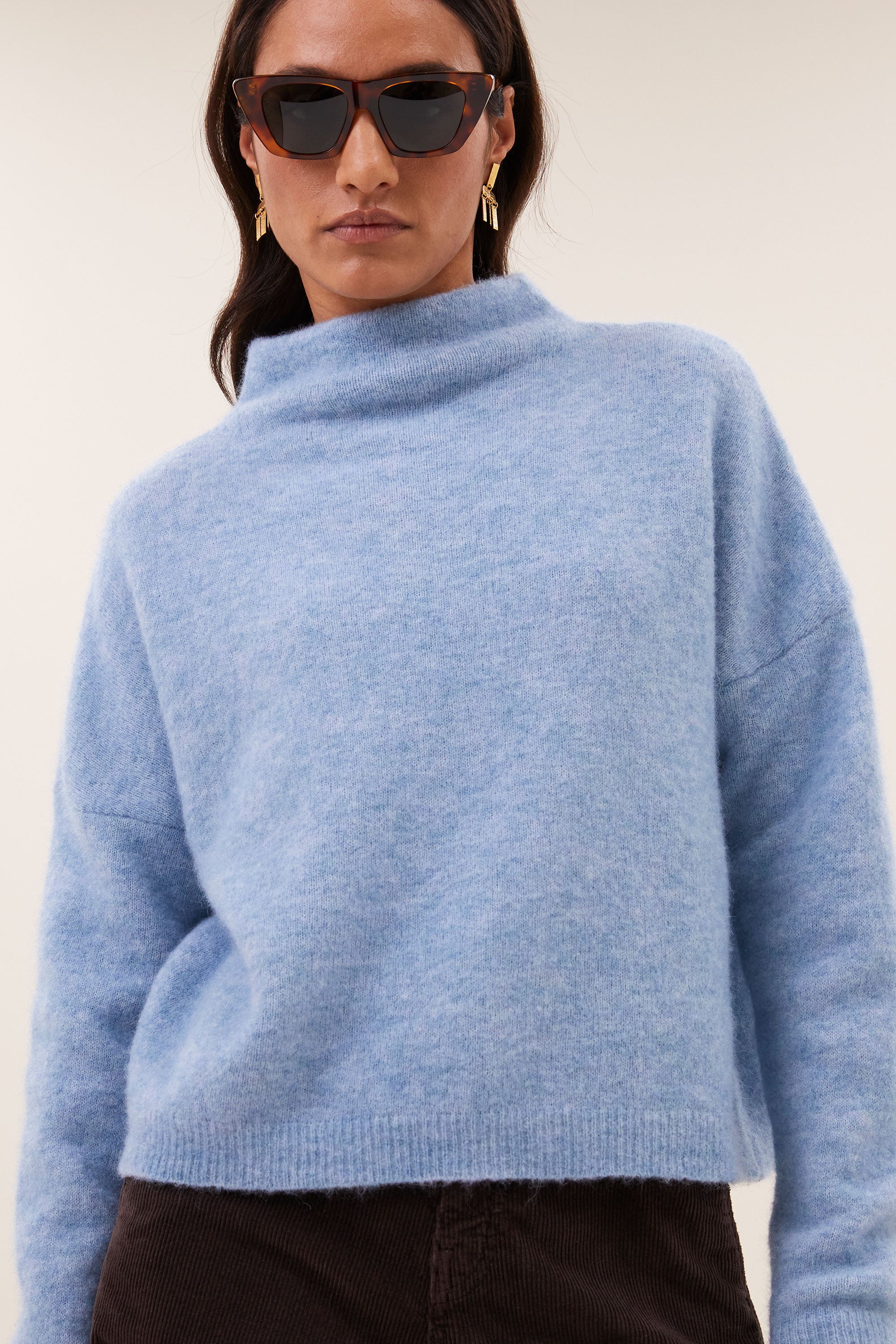 vinn-pullover-cloud-blue-alpacamix kwaliteit-must-have essential-tijdloze pasvorm-by-bar-detail