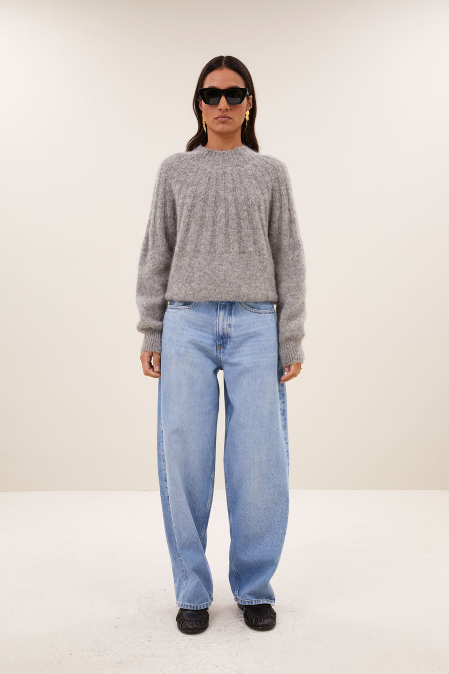 zoe-pullover-grey-melee-alpacamix kwaliteit-all-time classic-ronde halslijn-by-bar-aanvullende-foto
