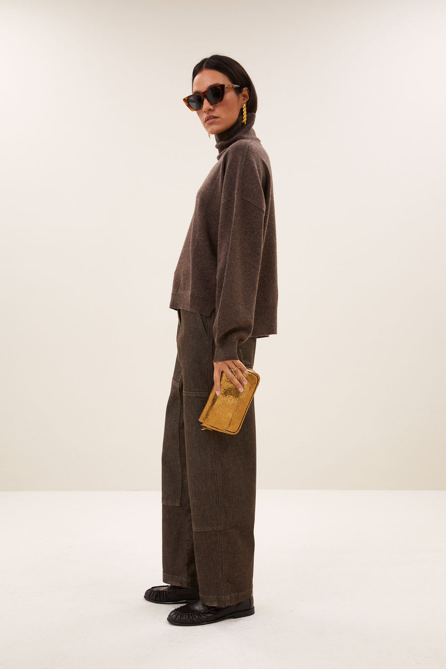 sammie-pullover-biscuit-2-merino wol-all-time classic-comfortabele pasvorm-by-bar-zijaanzicht
