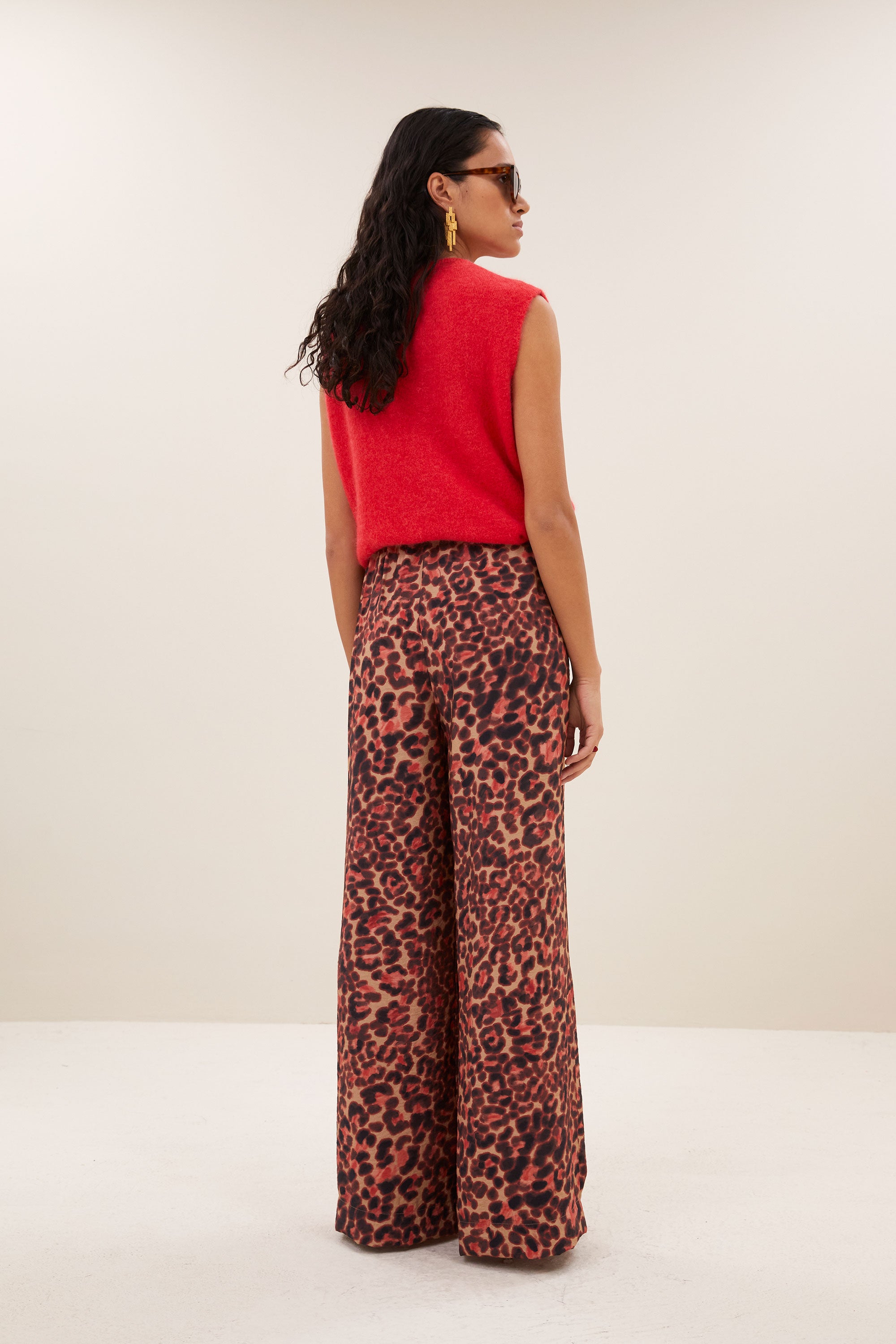 meya-spencer-lipstick-all-time classic-knoopsluiting-losvallende pasvorm-by-bar-vooraanzicht