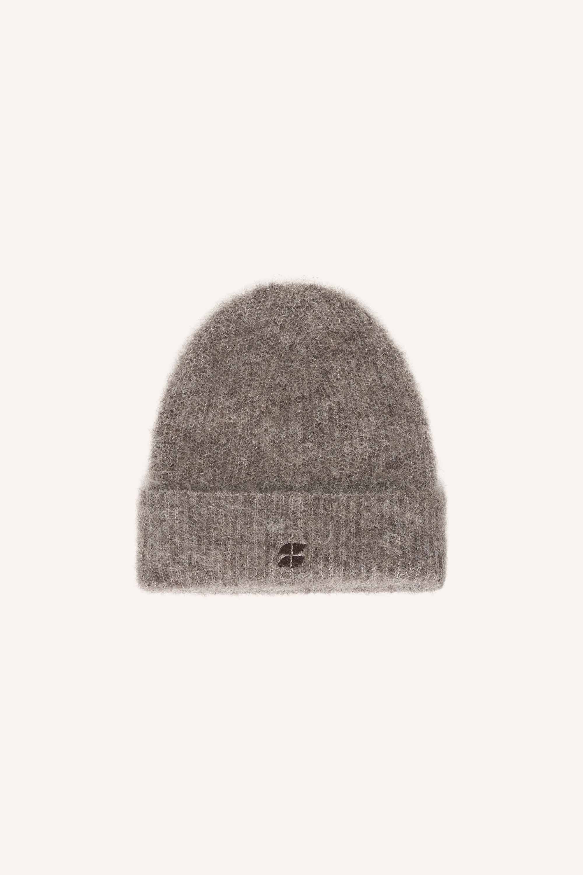logo-norton-beanie-dark-biscuit-alpacamix kwaliteit-casual fit-by-bar-productfoto